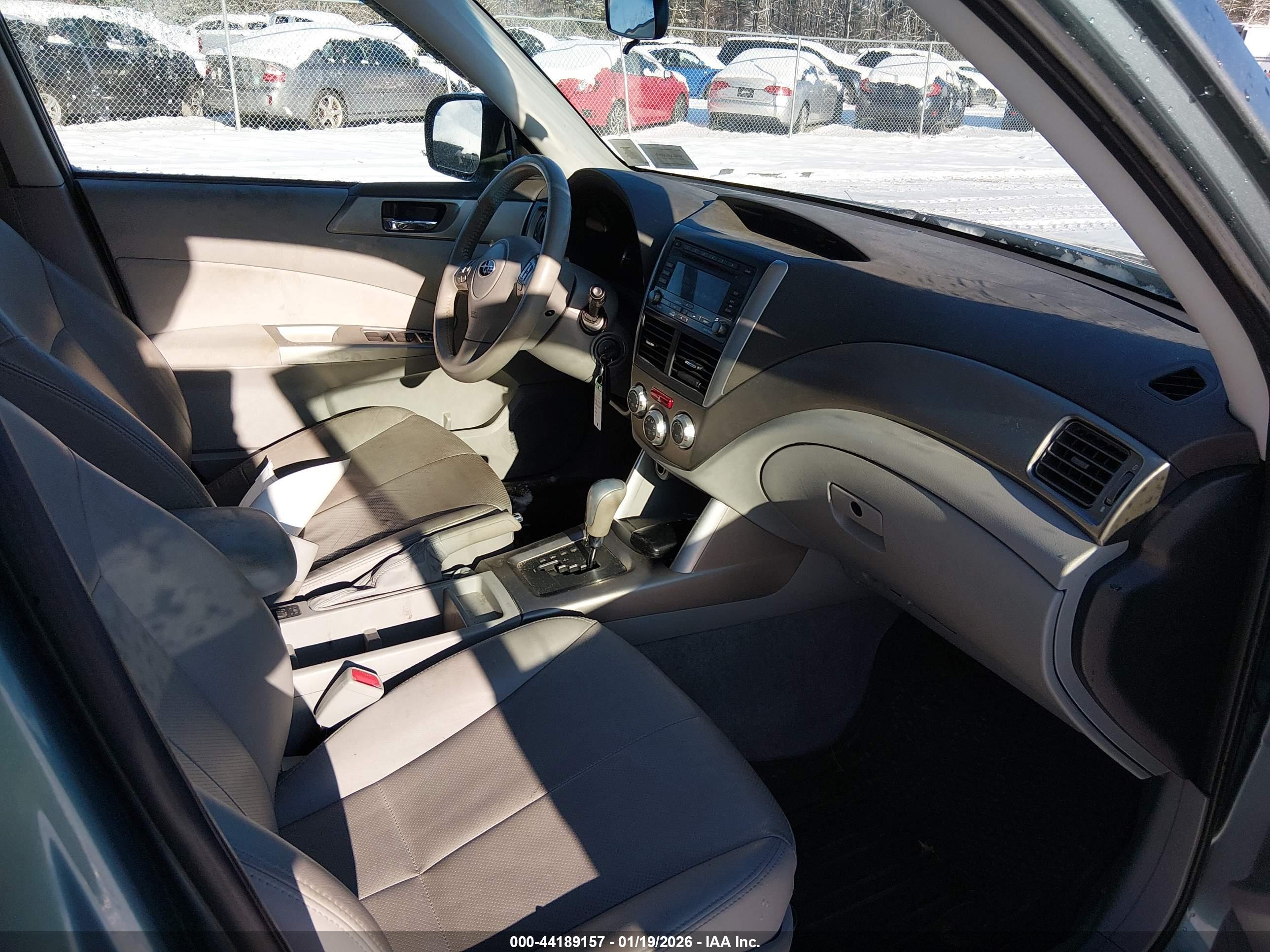 SUBARU FORESTER image 5