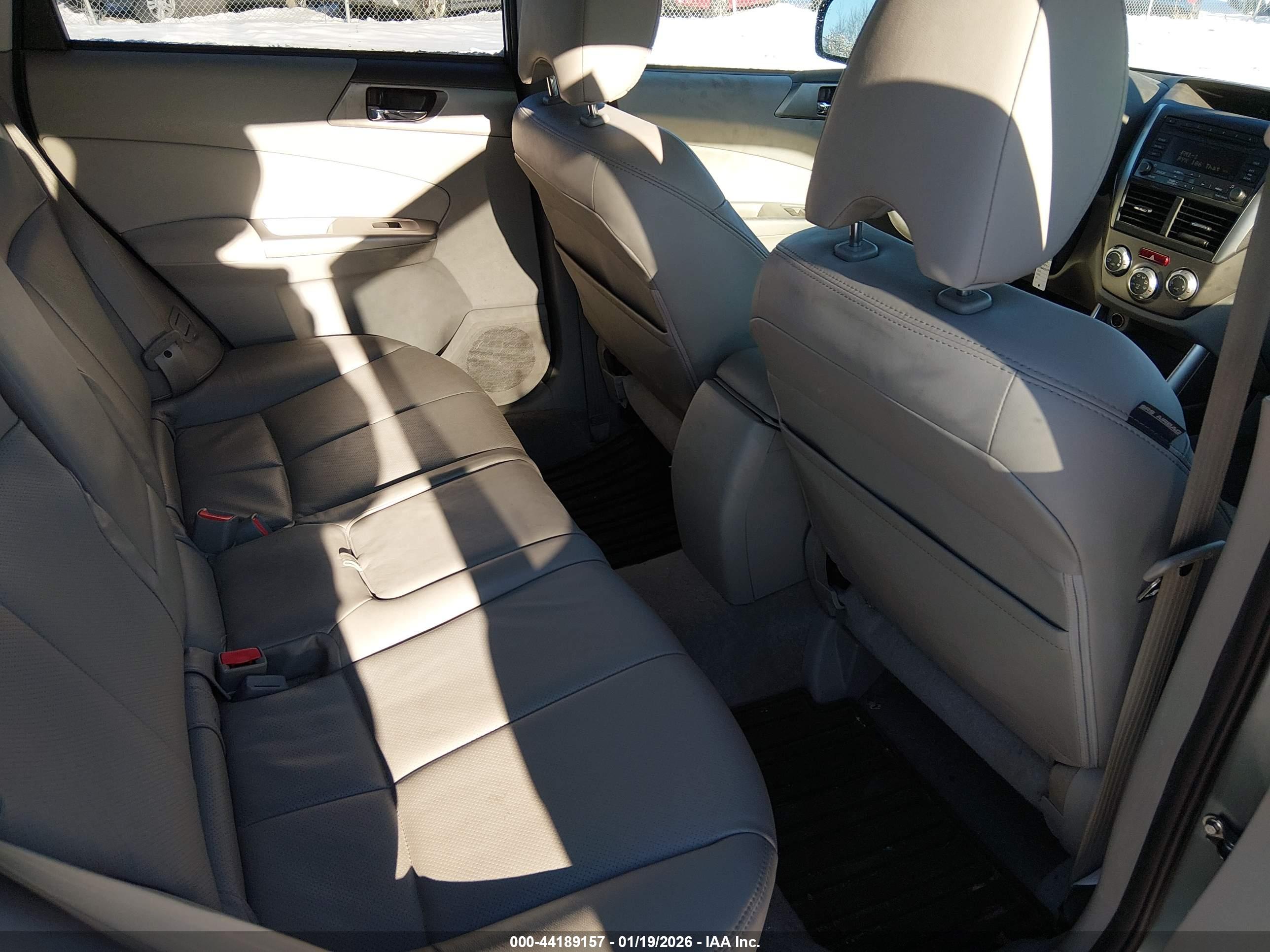SUBARU FORESTER image 8