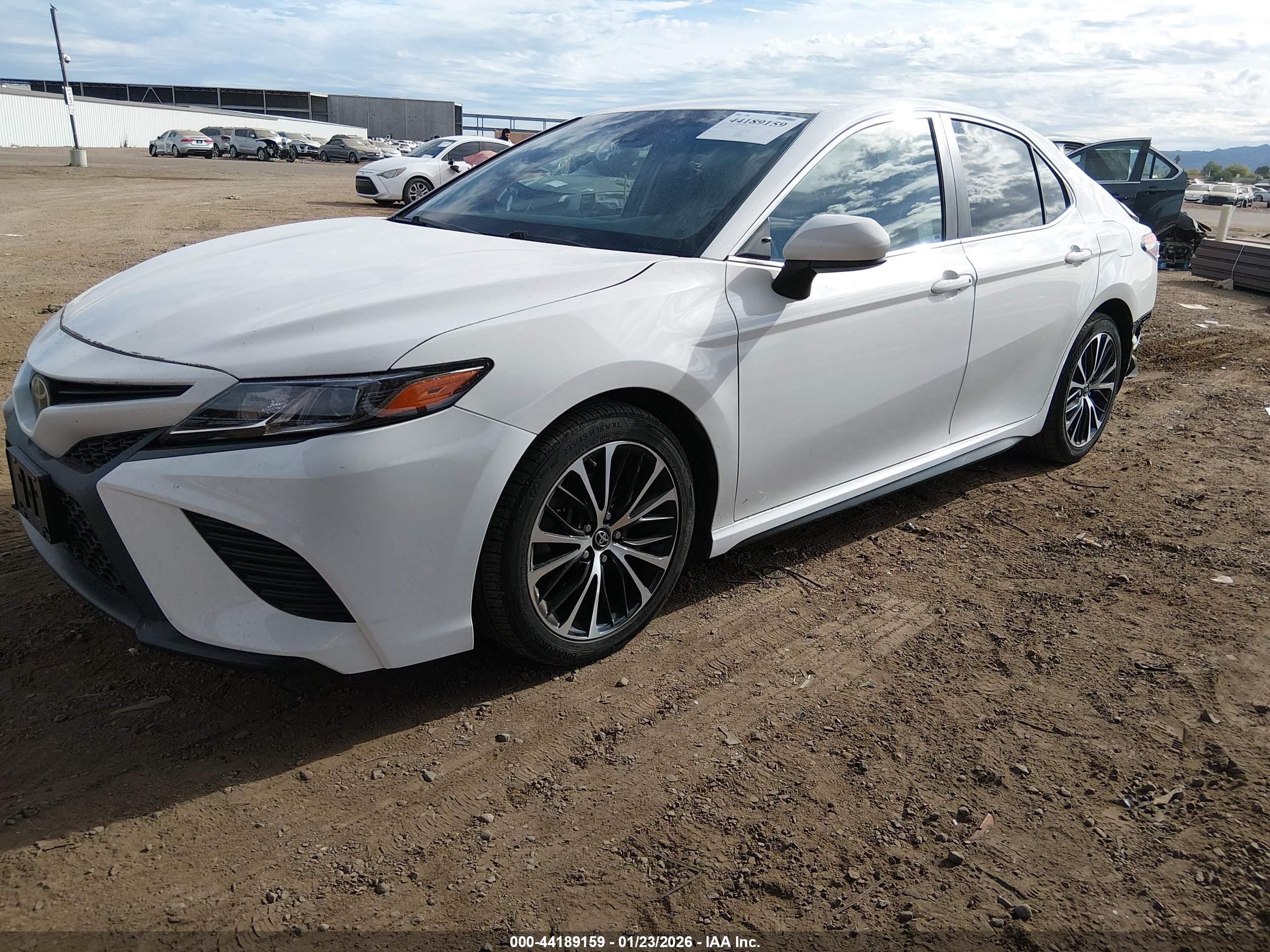 TOYOTA CAMRY image 2
