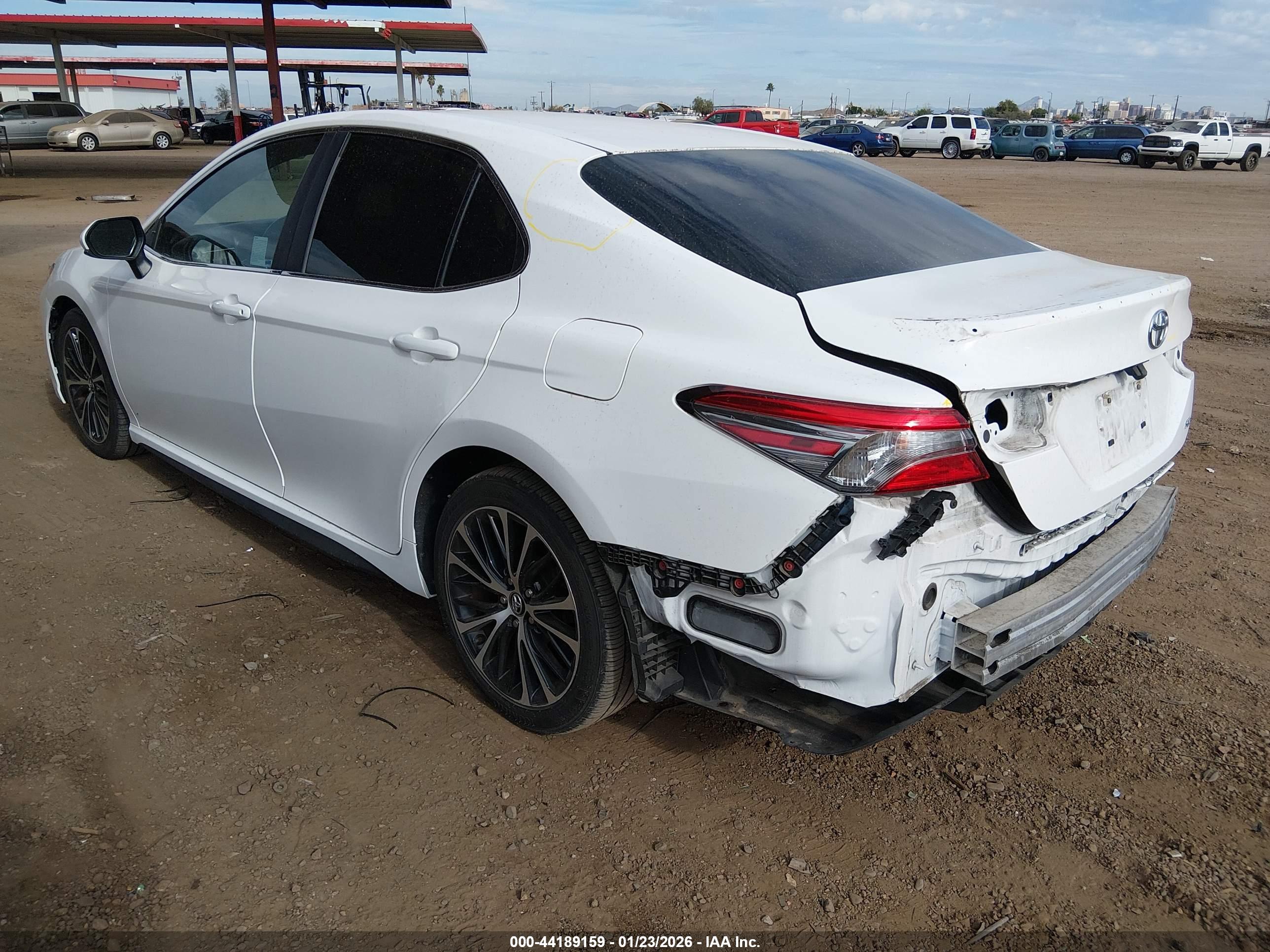 TOYOTA CAMRY image 3