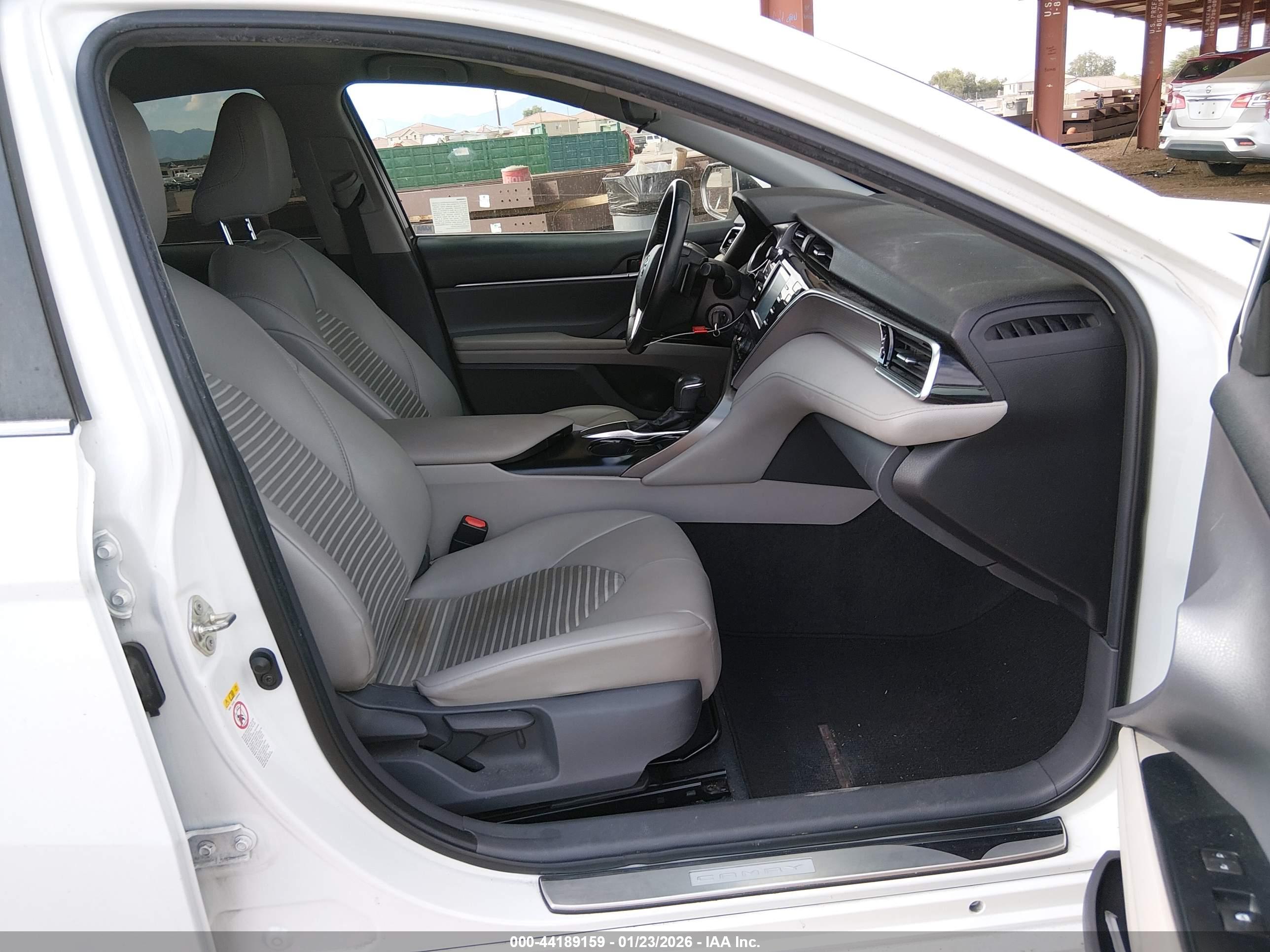 TOYOTA CAMRY image 5