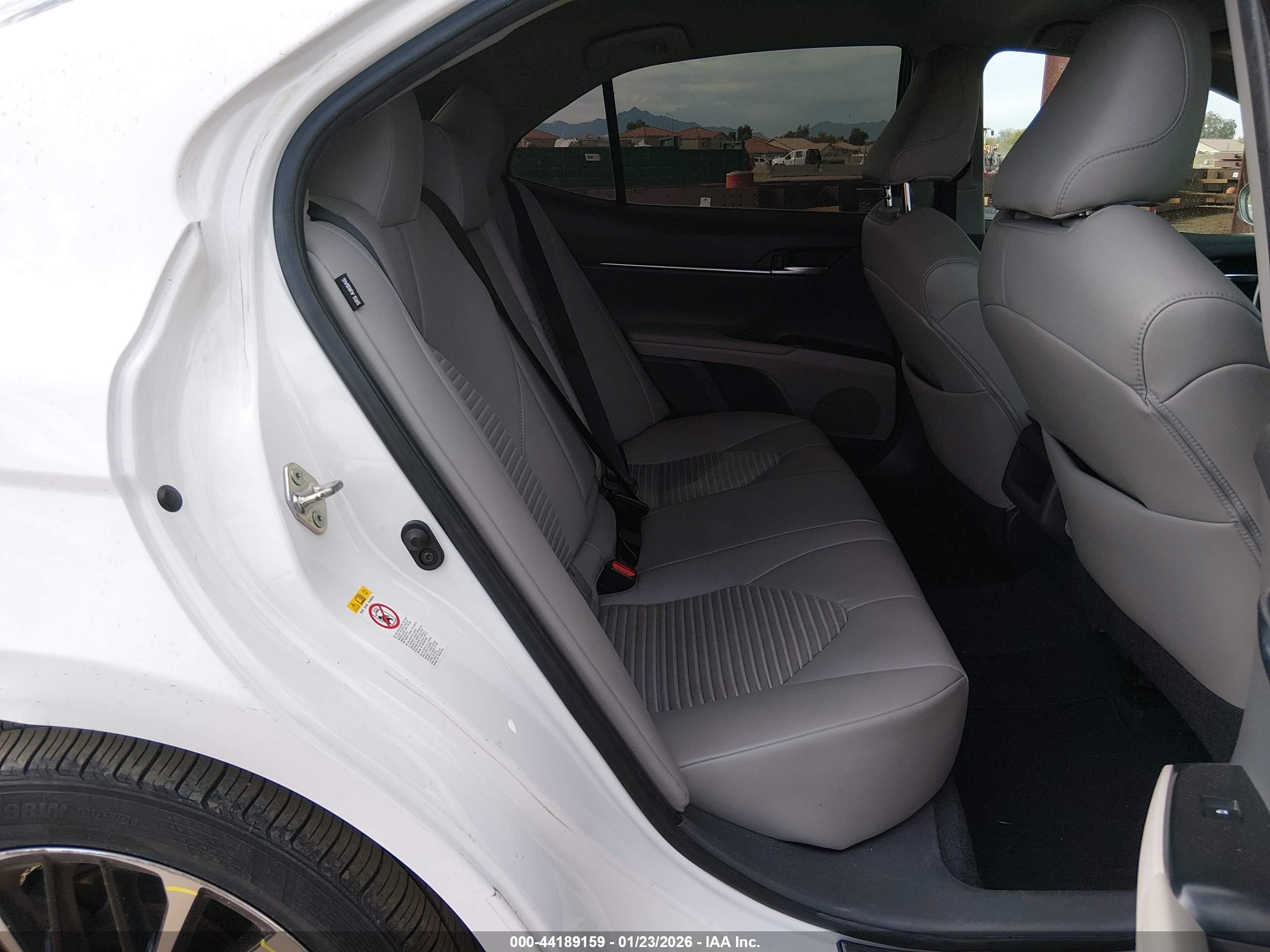 TOYOTA CAMRY image 8