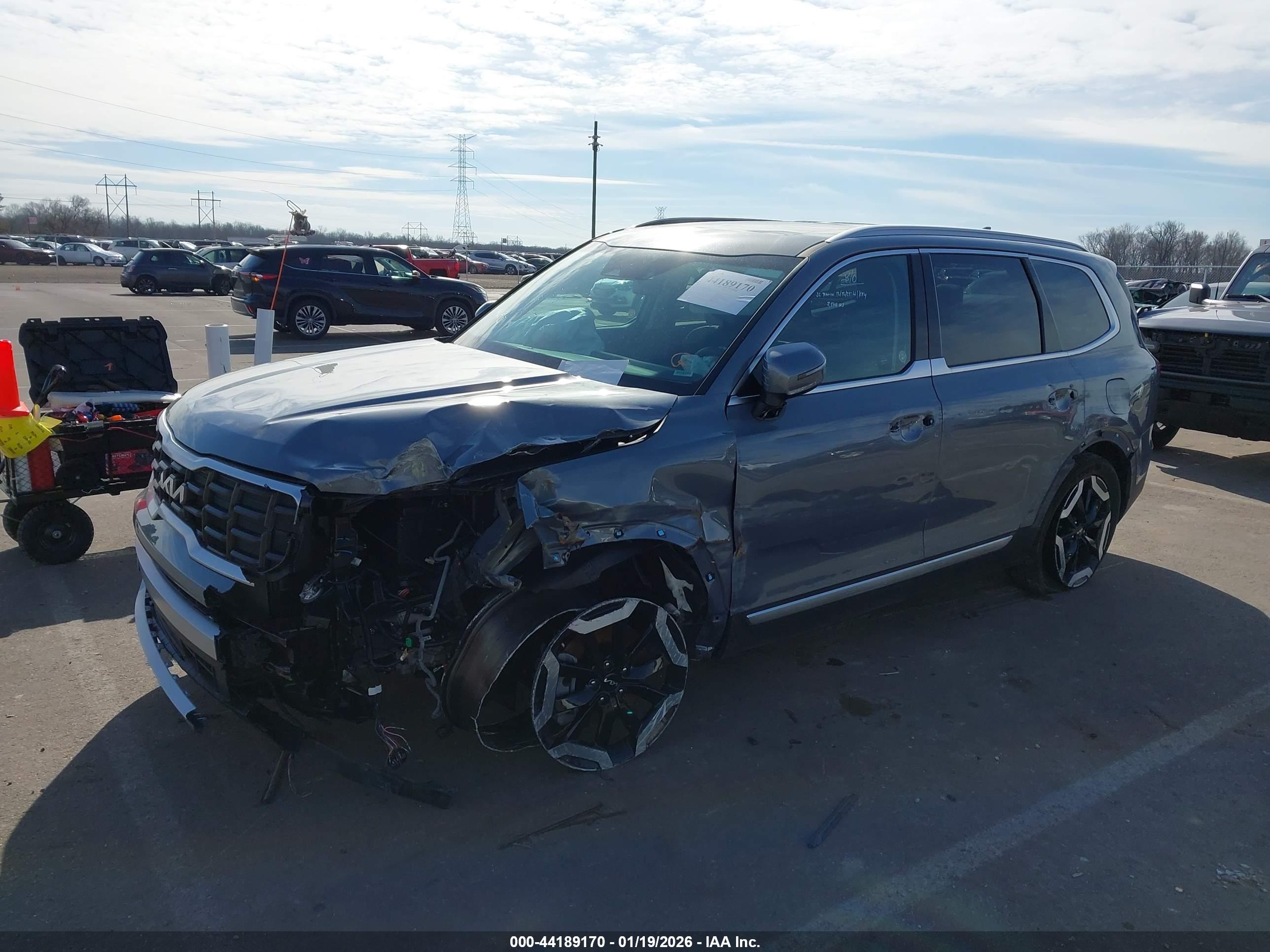 KIA TELLURIDE image 2