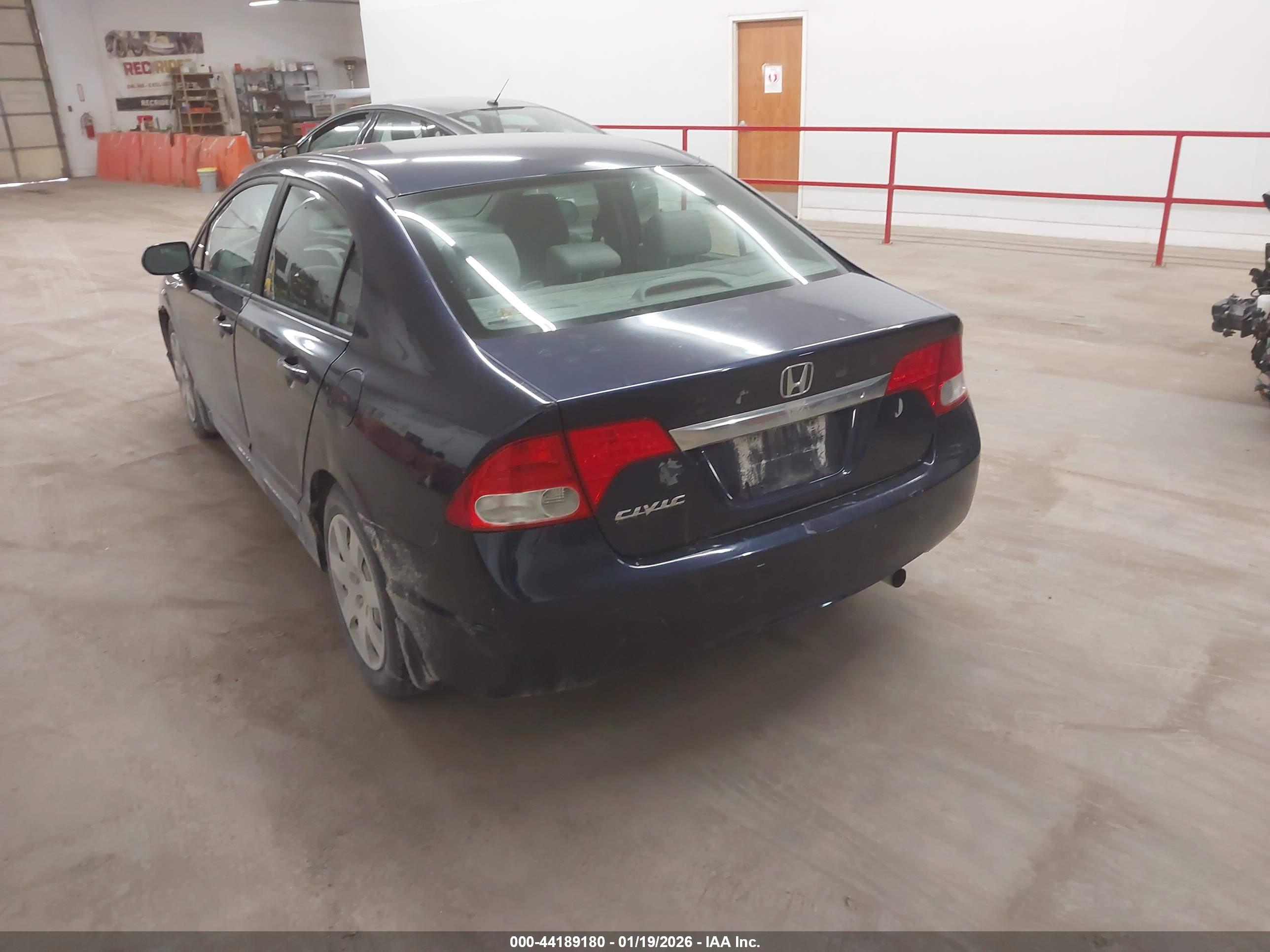 HONDA CIVIC image 3
