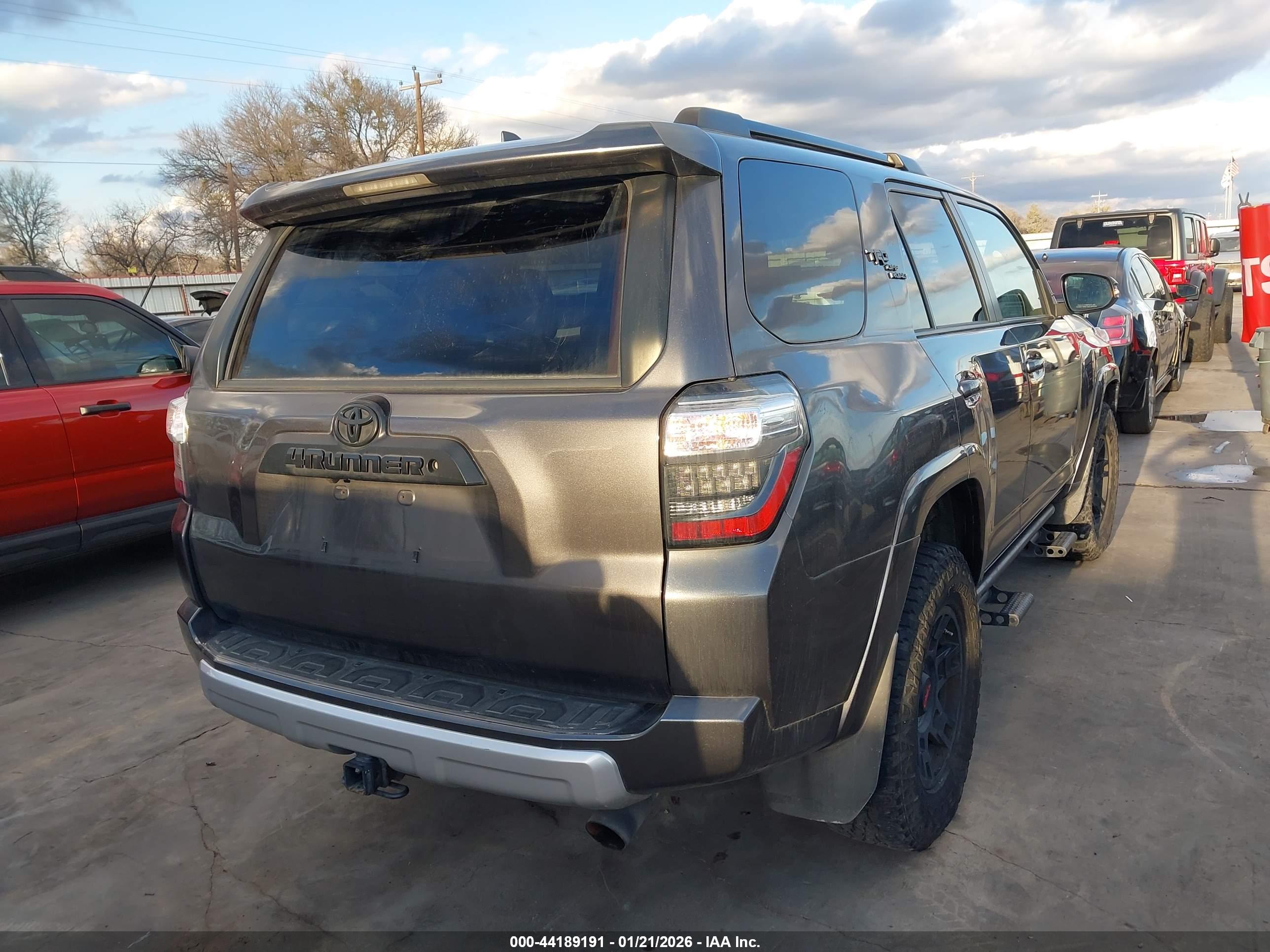 TOYOTA 4RUNNER image 4