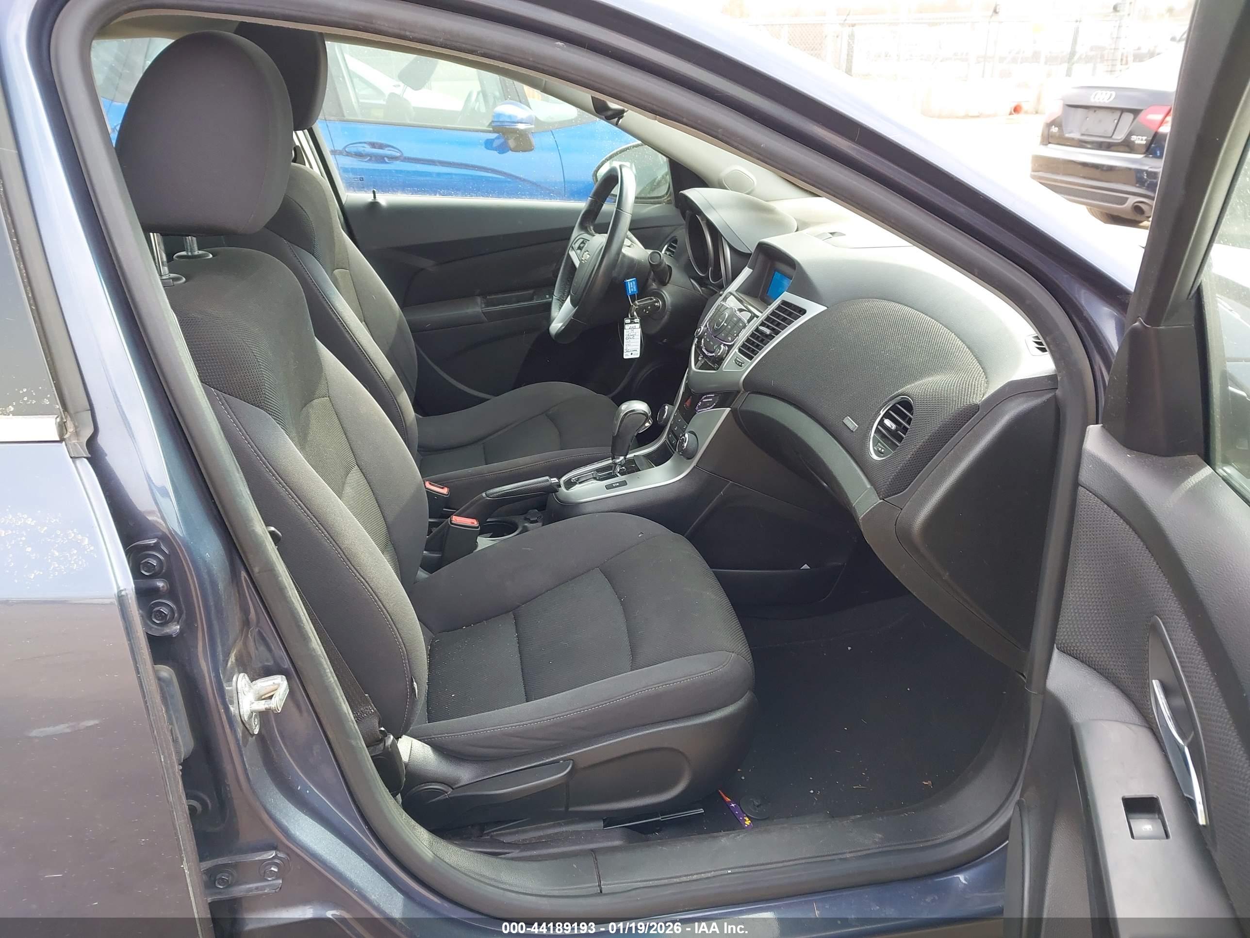 CHEVROLET CRUZE image 5