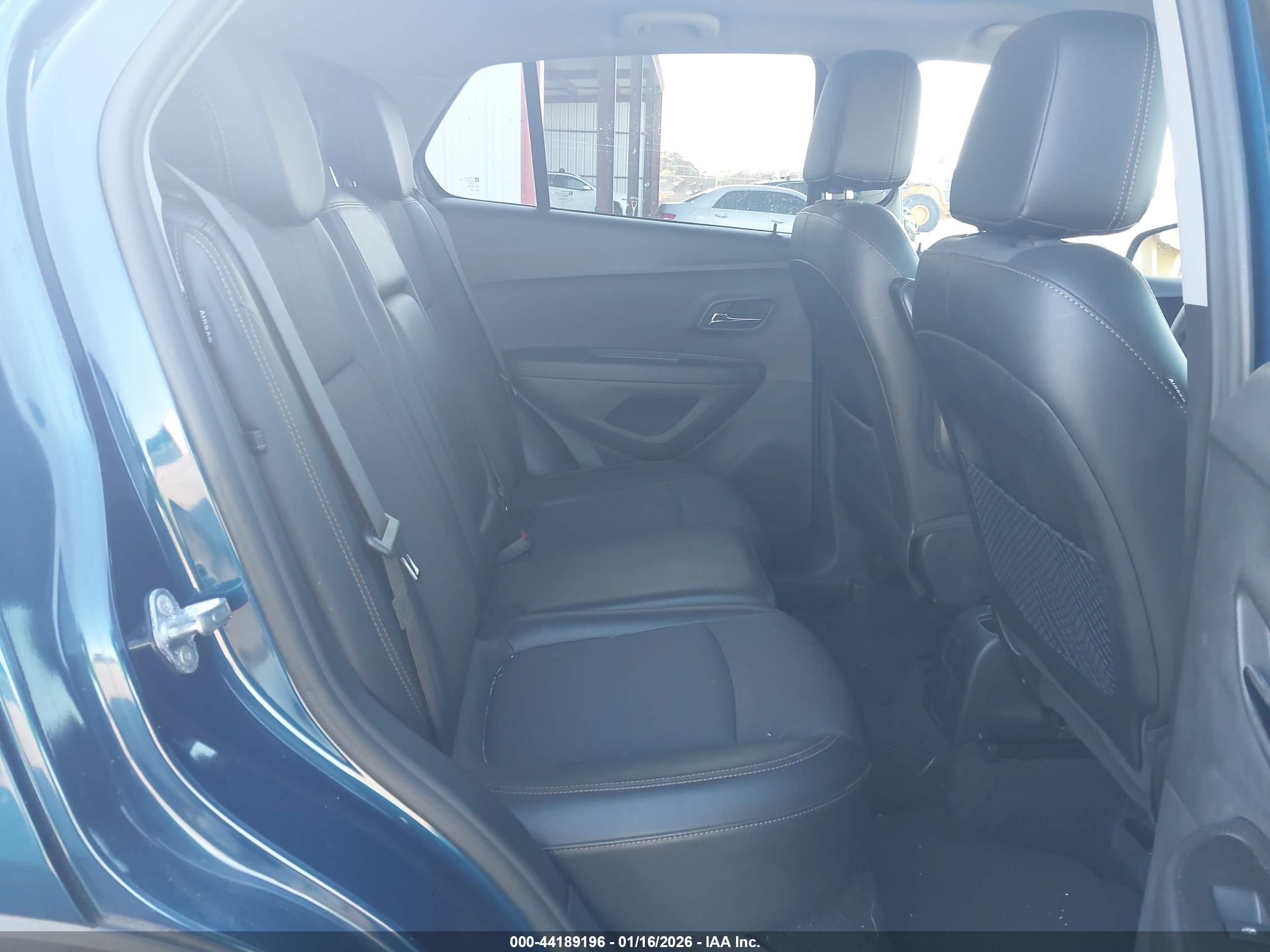 CHEVROLET TRAX image 8