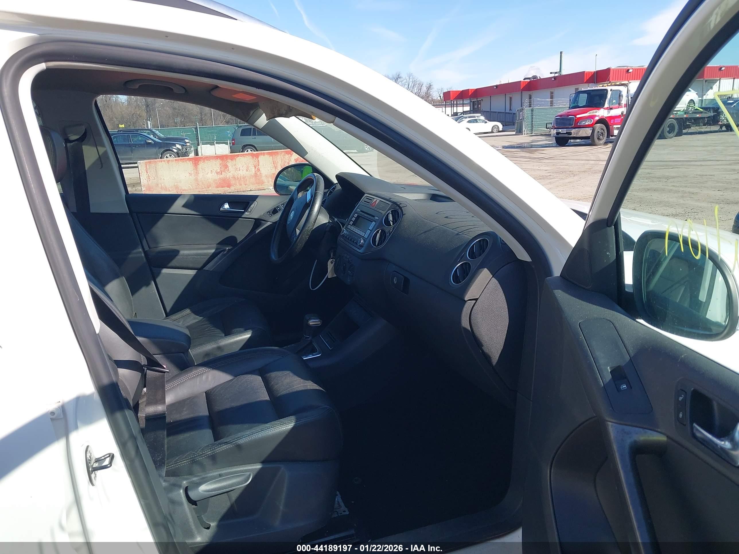 VOLKSWAGEN TIGUAN image 5
