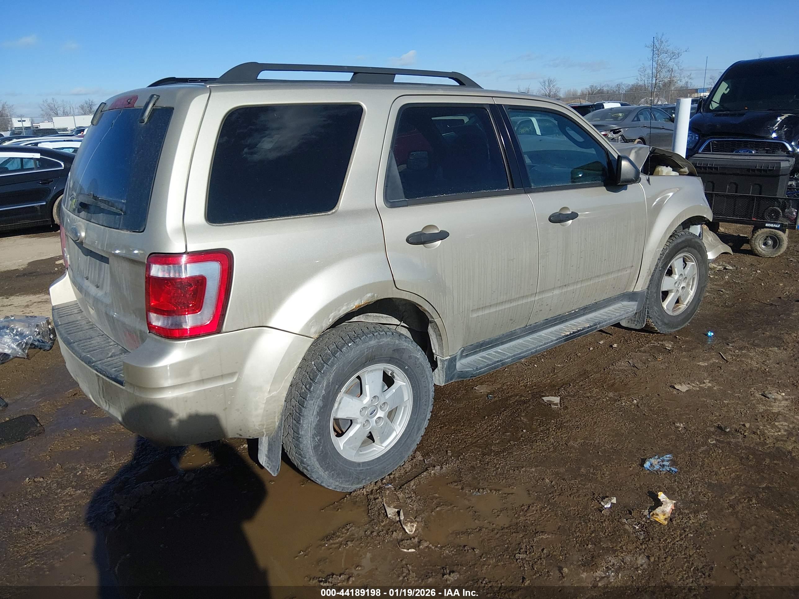 FORD ESCAPE image 4