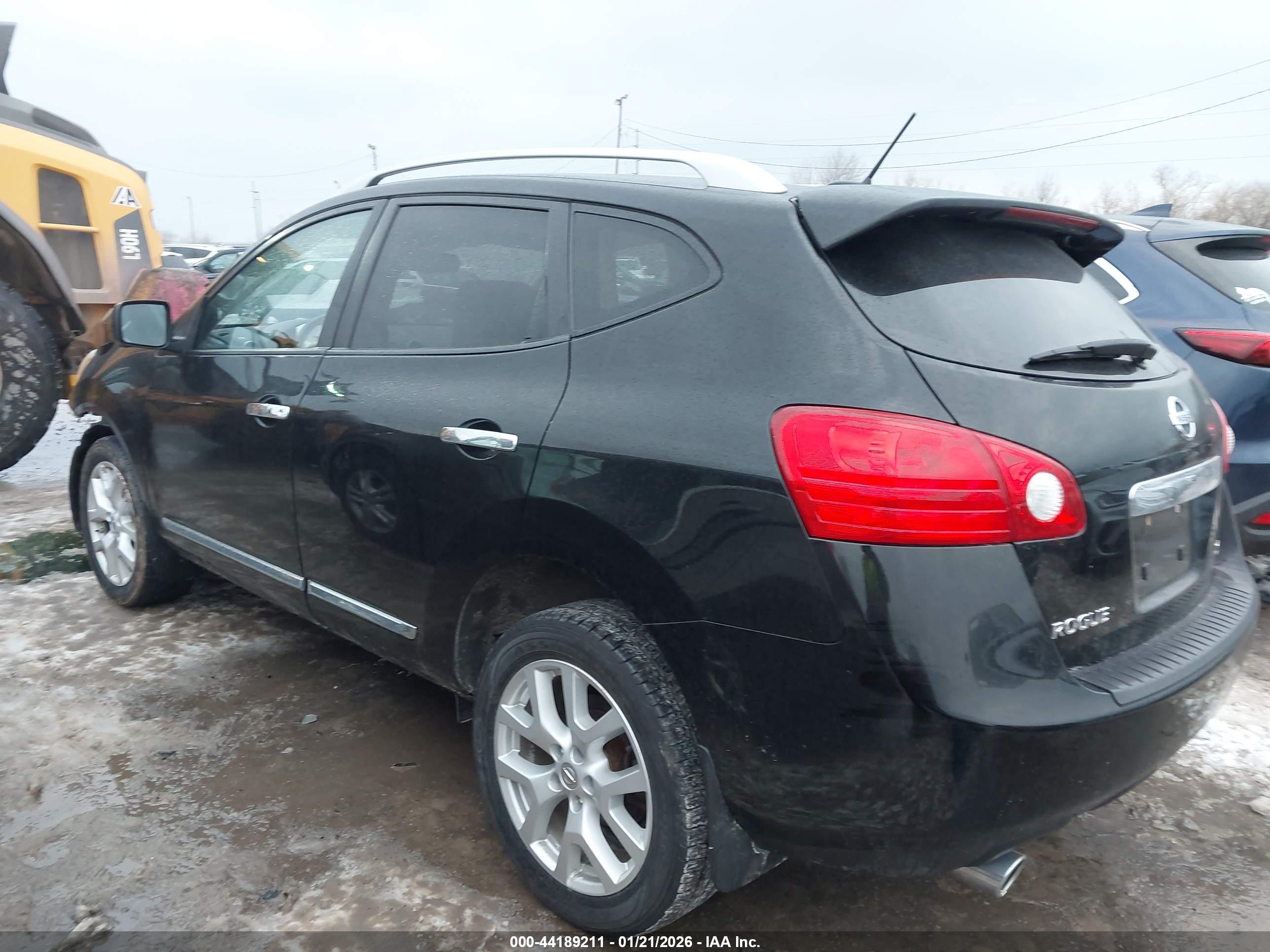 NISSAN ROGUE image 3