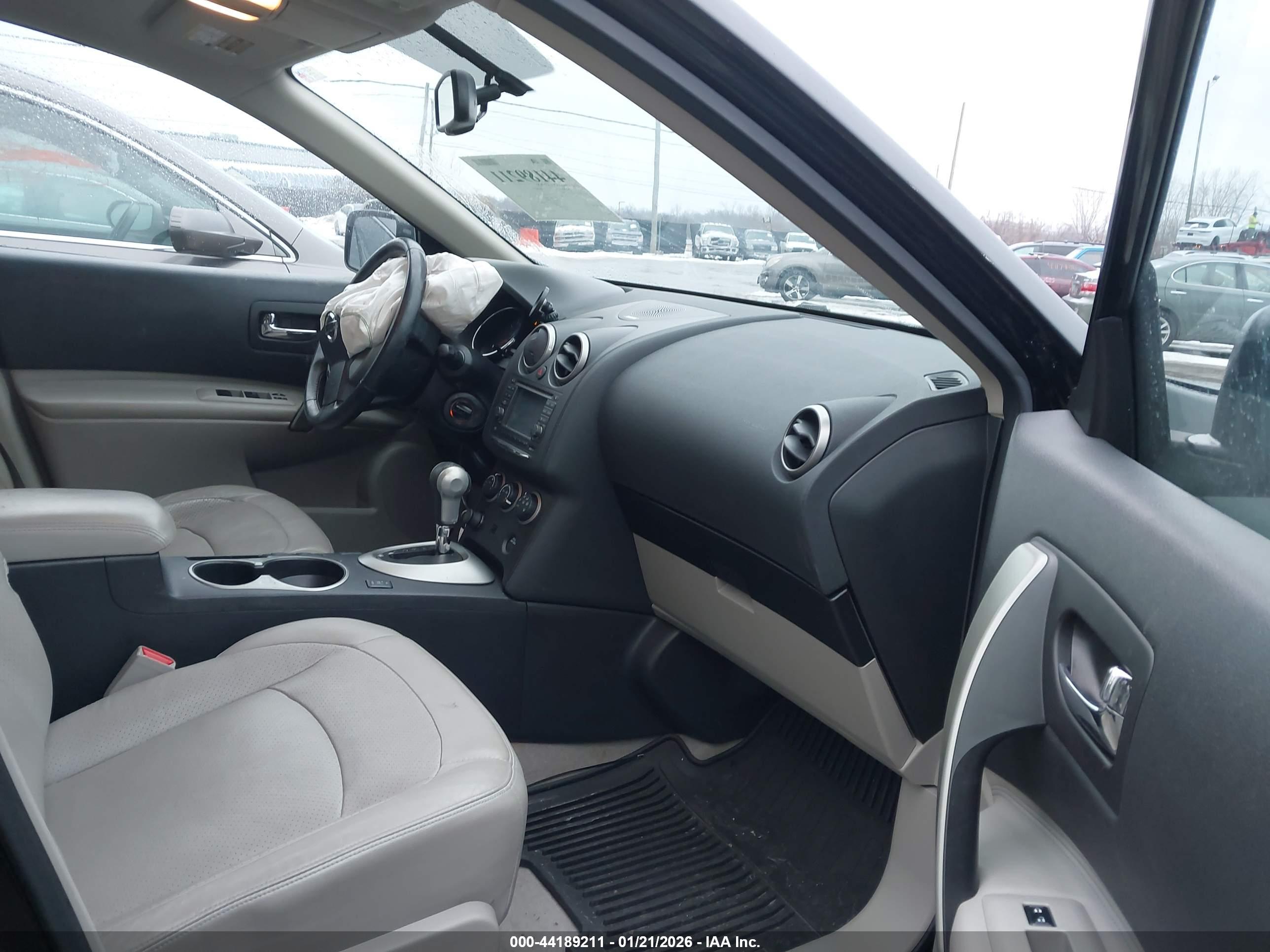 NISSAN ROGUE image 5