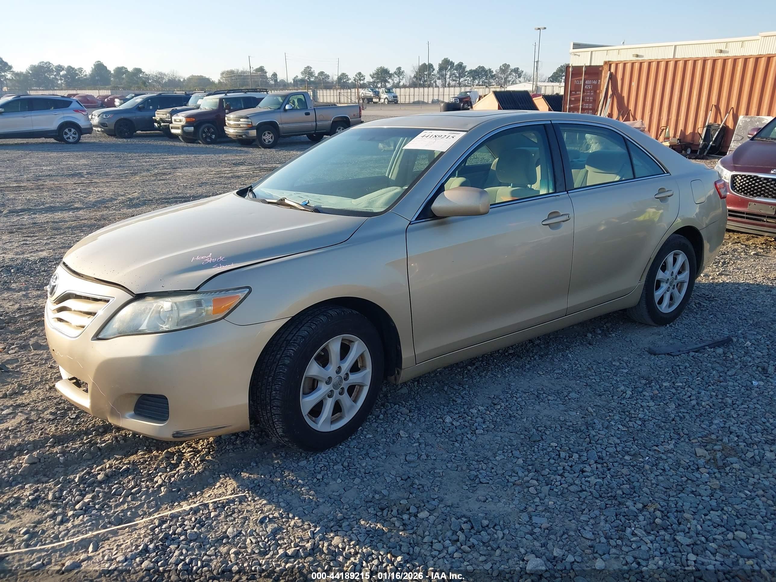 TOYOTA CAMRY image 2
