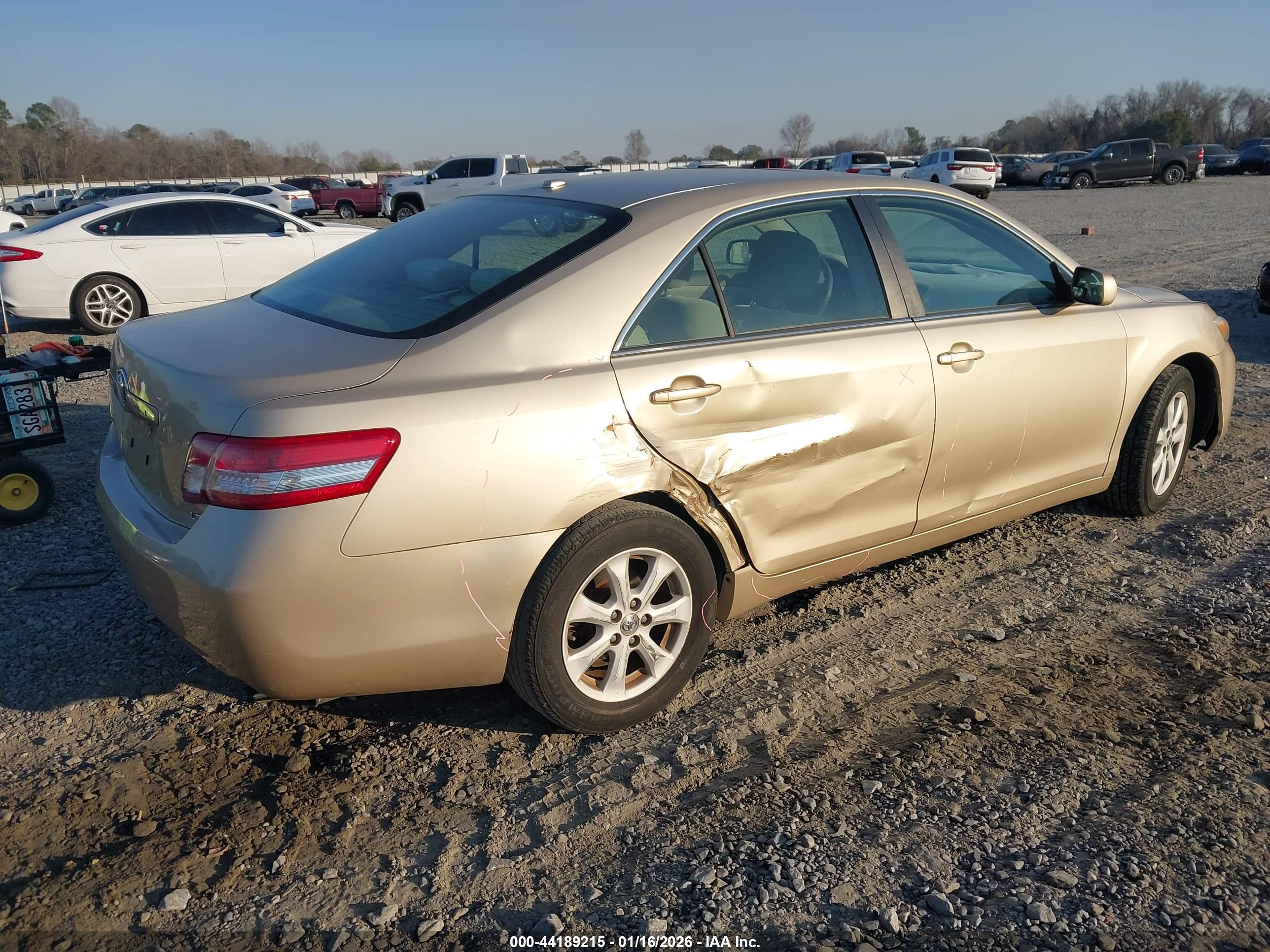 TOYOTA CAMRY image 4
