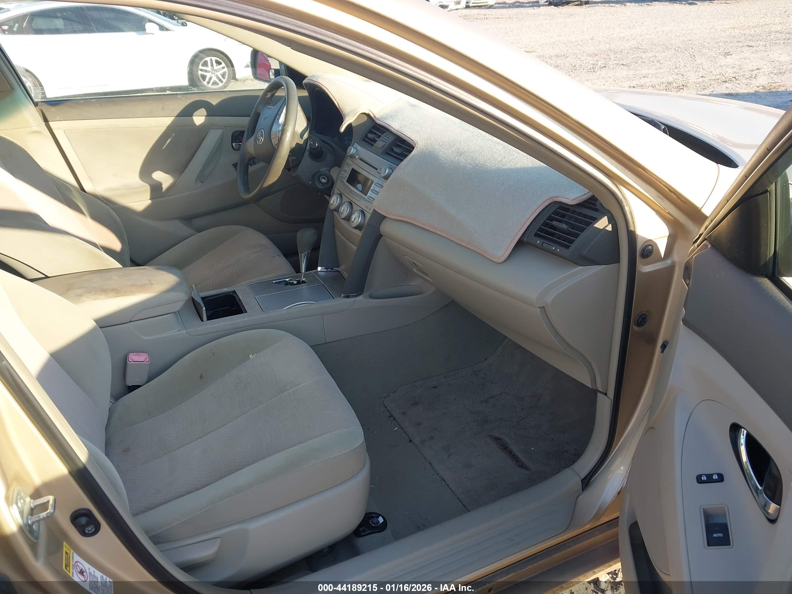TOYOTA CAMRY image 5