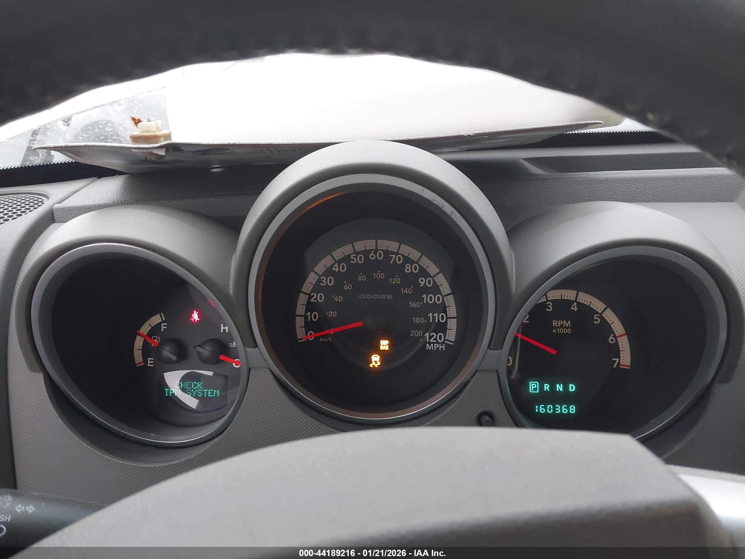 DODGE NITRO image 7