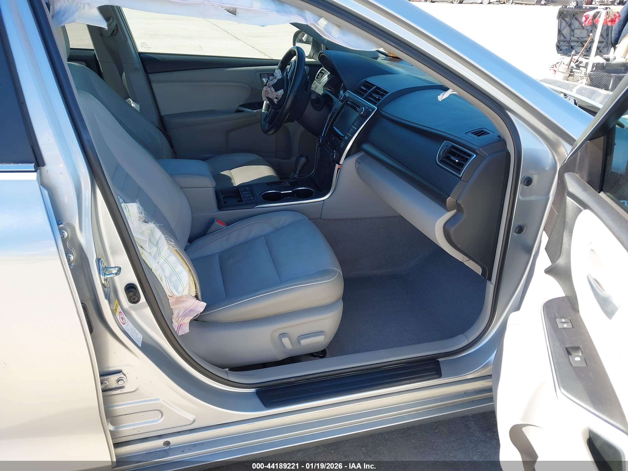 TOYOTA CAMRY image 5