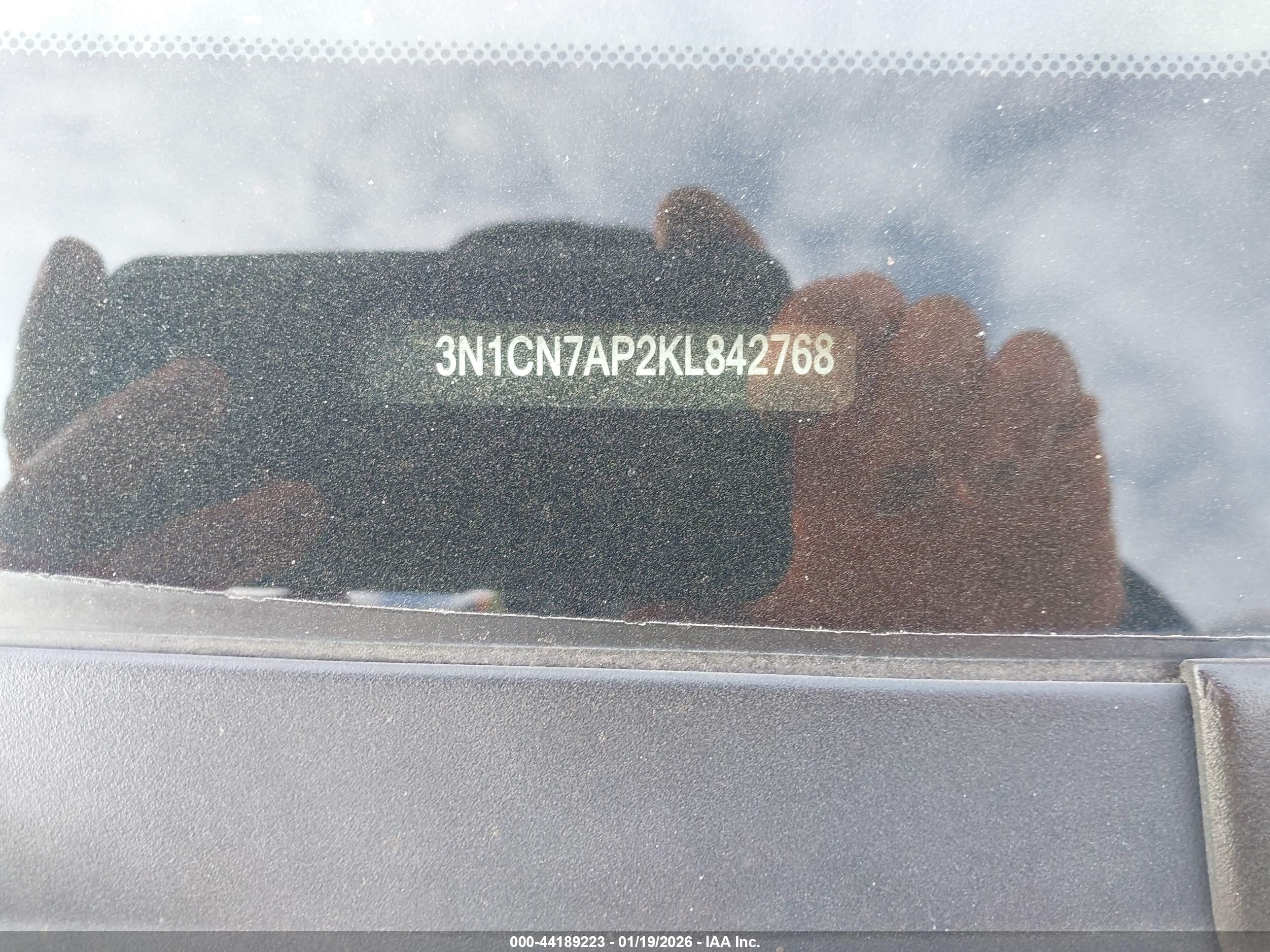 NISSAN VERSA image 9