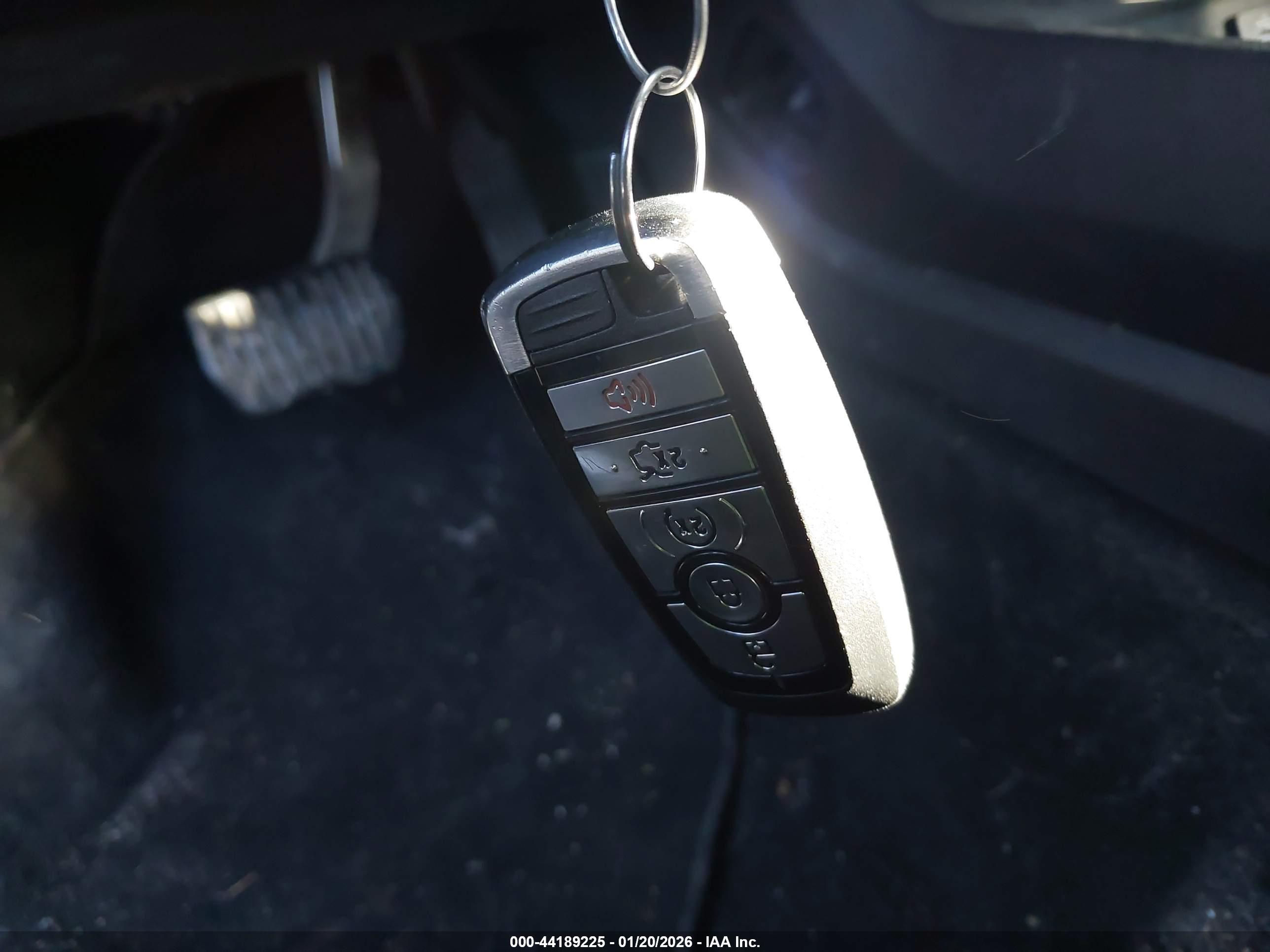FORD FUSION image 11