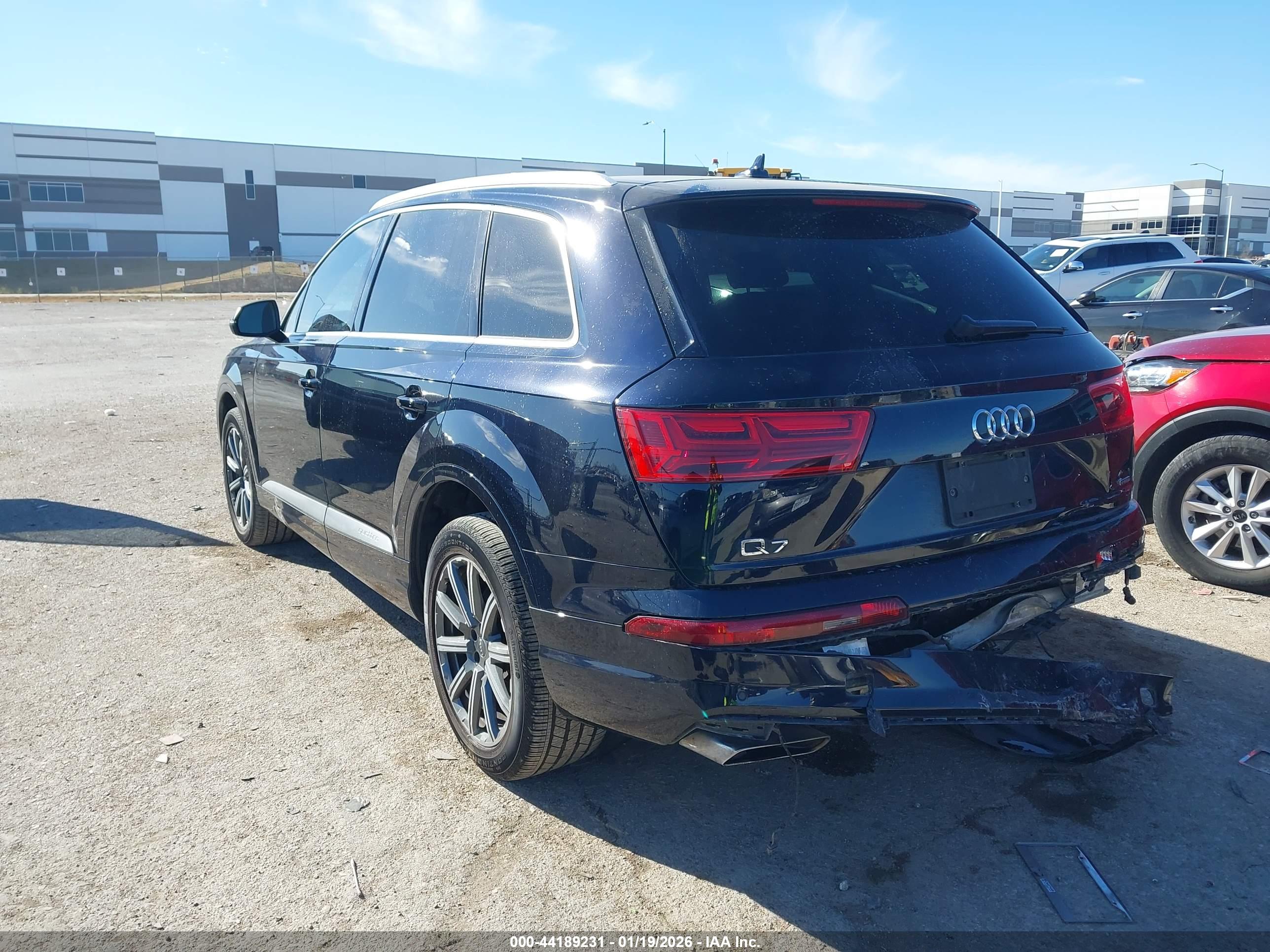 AUDI Q7 image 3
