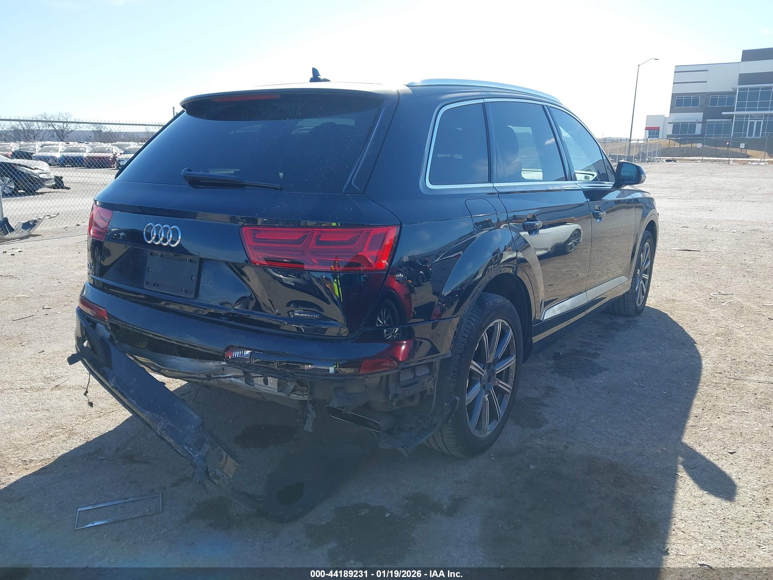 AUDI Q7 image 4