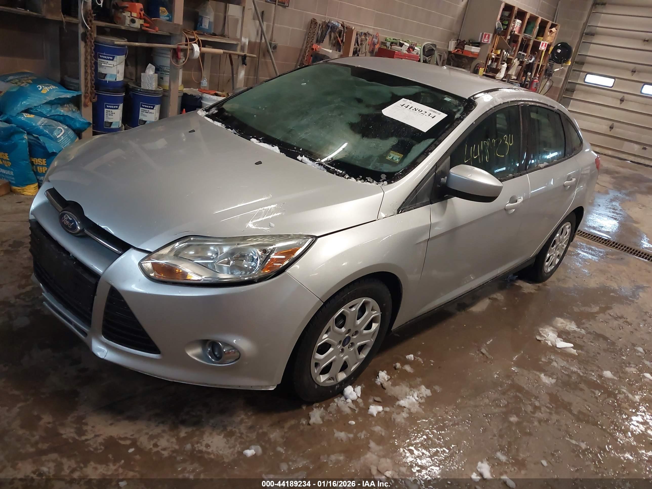 FORD FOCUS image 2