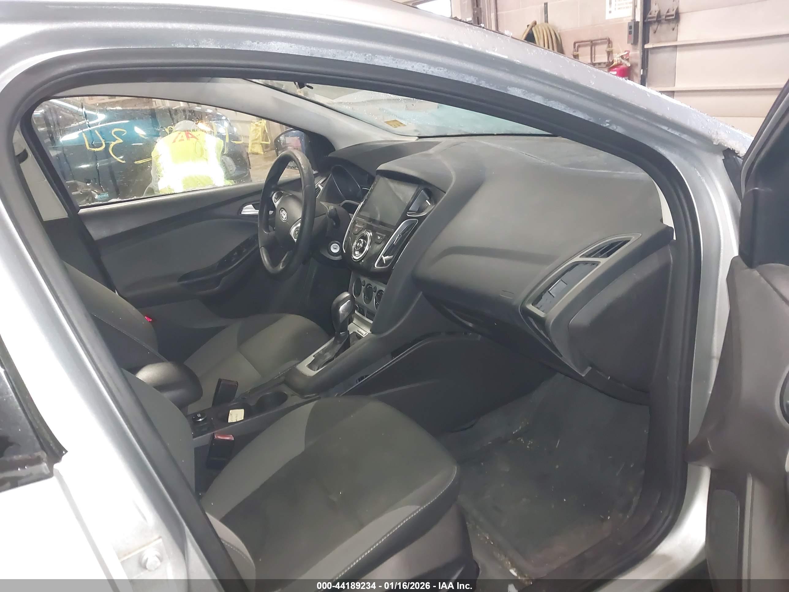 FORD FOCUS image 5