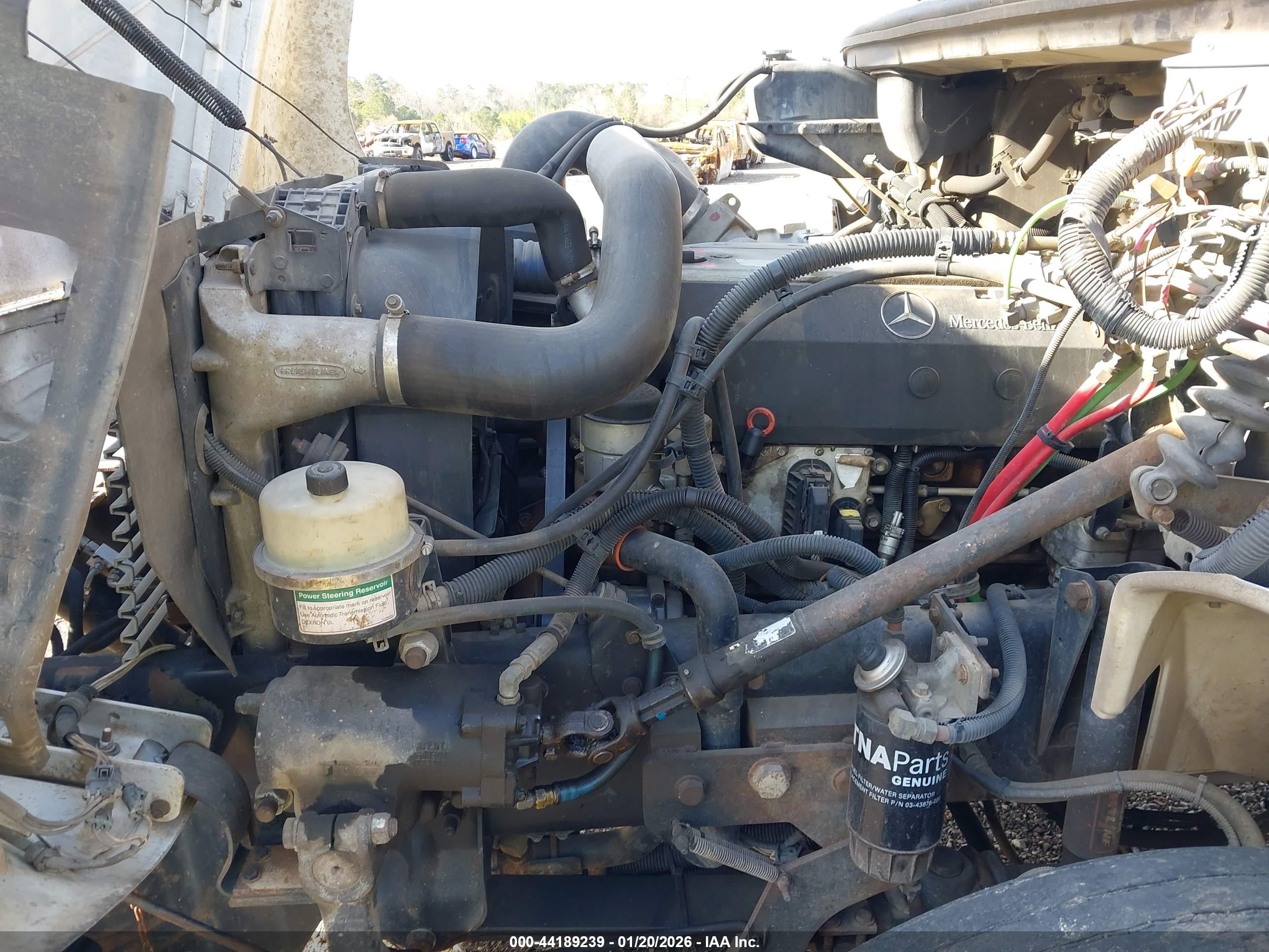 FREIGHTLINER MEDIUM image 10