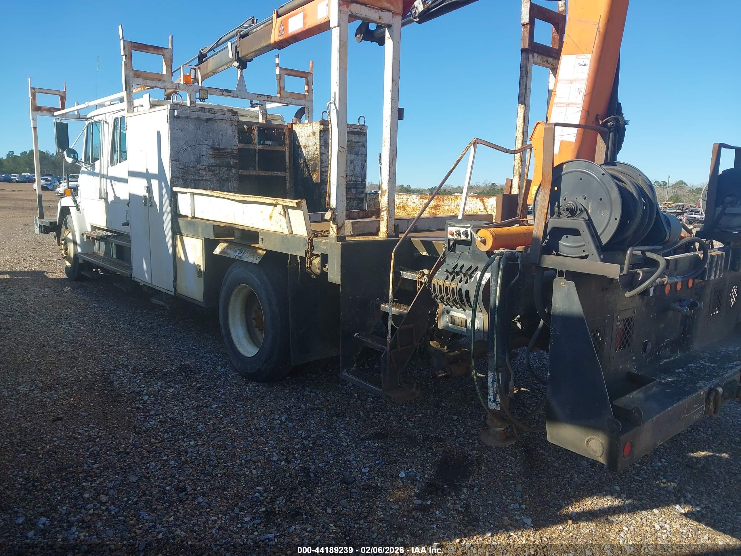 FREIGHTLINER MEDIUM image 3