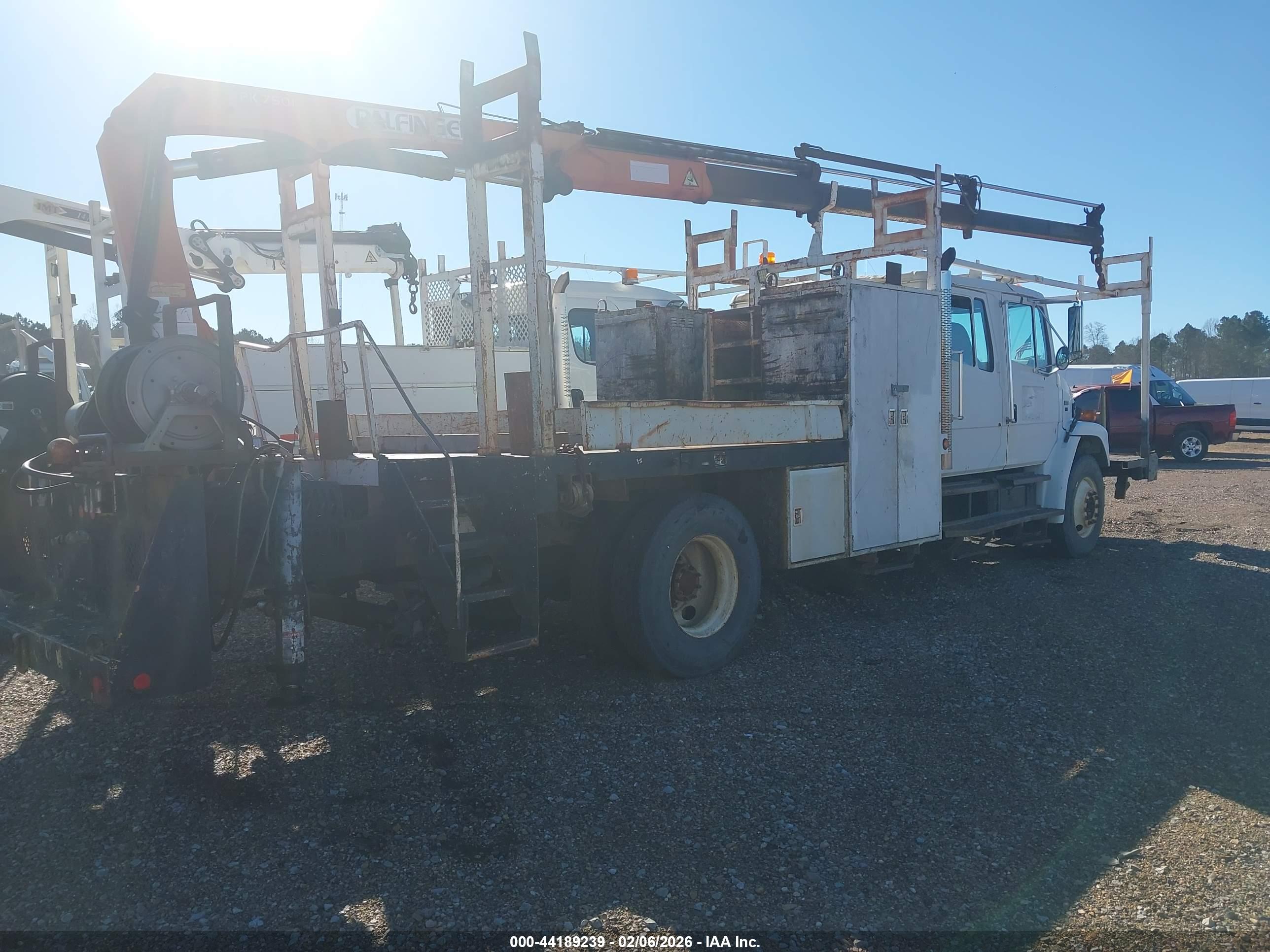 FREIGHTLINER MEDIUM image 4