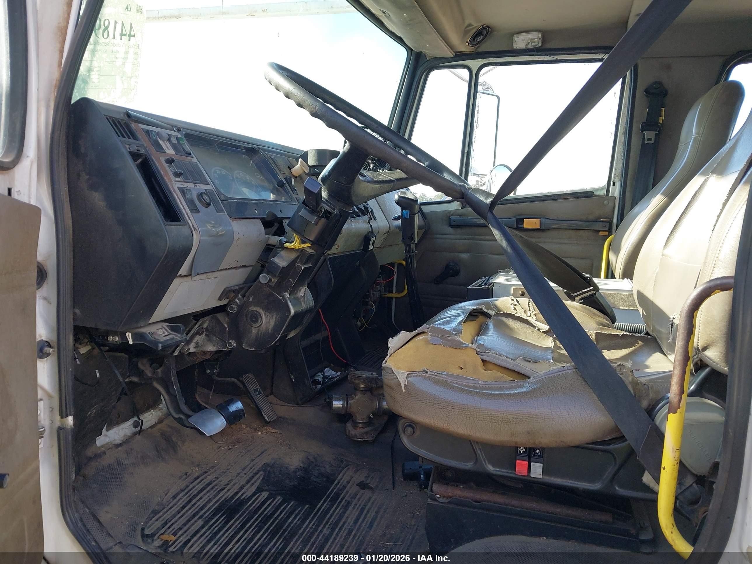 FREIGHTLINER MEDIUM image 8