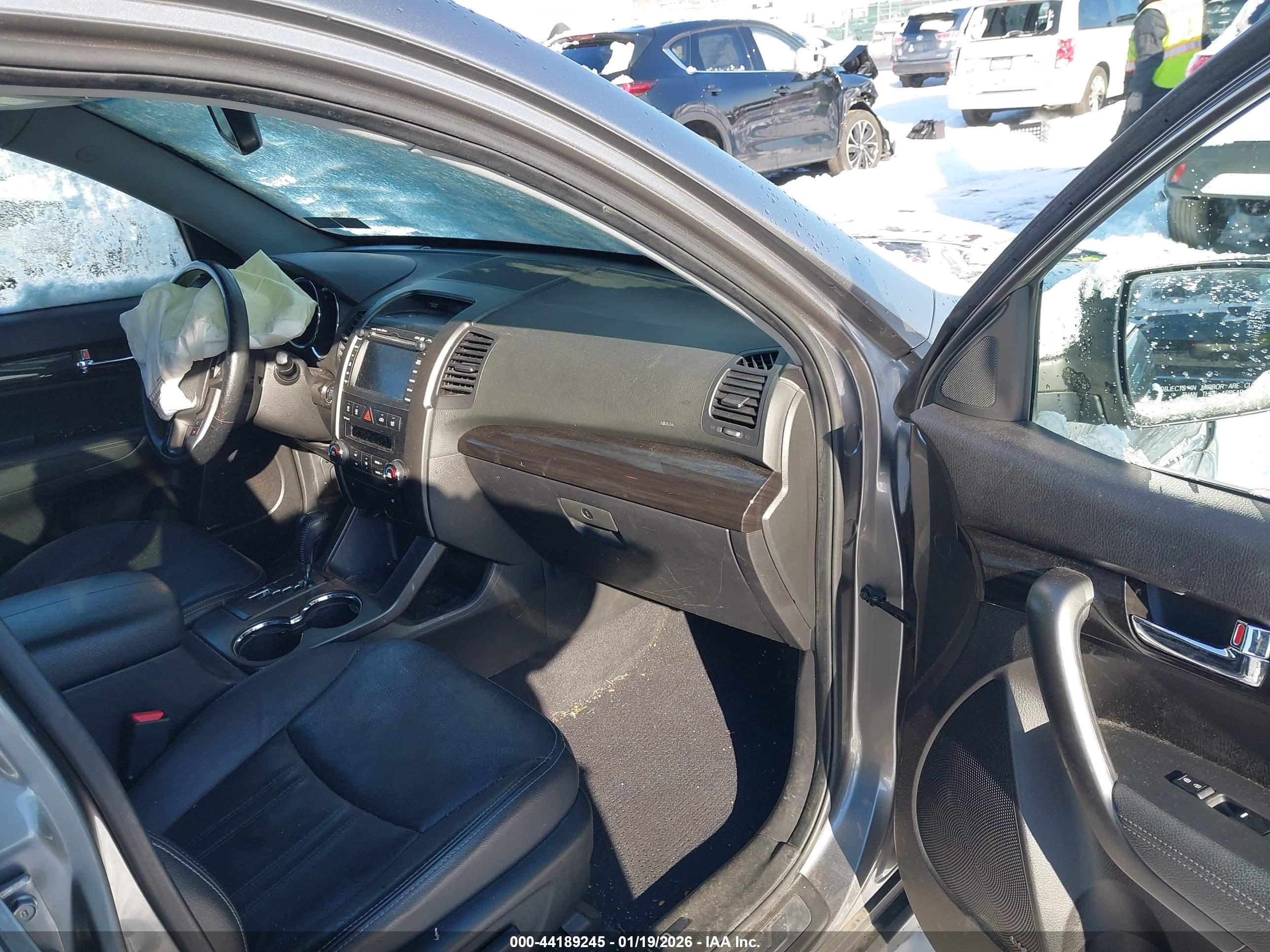 KIA SORENTO image 5