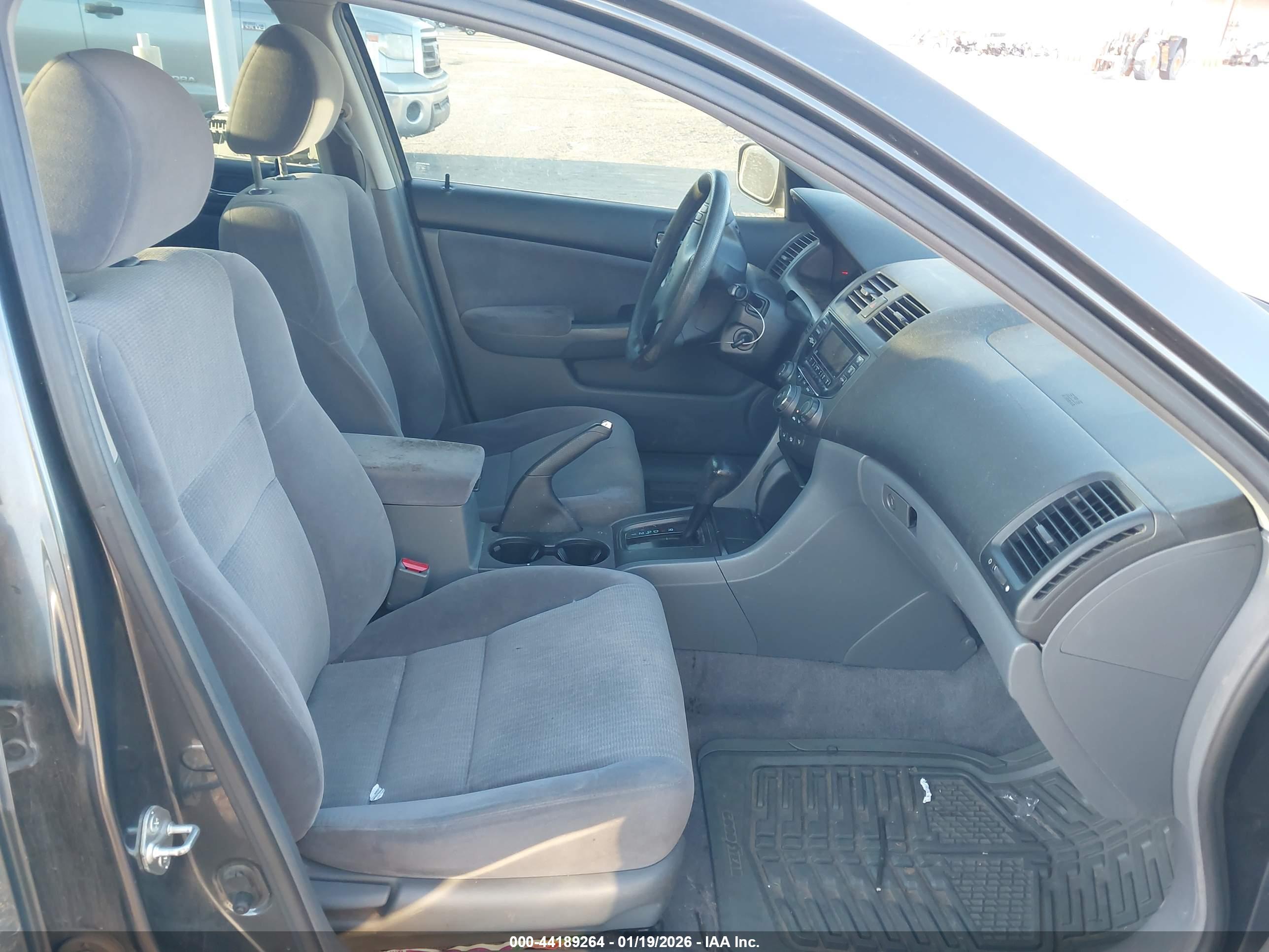 HONDA ACCORD image 5