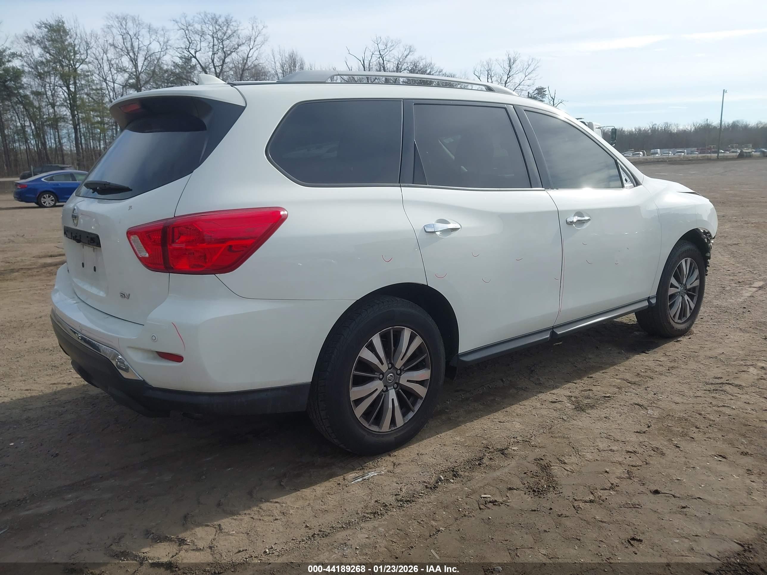 NISSAN PATHFINDER image 4