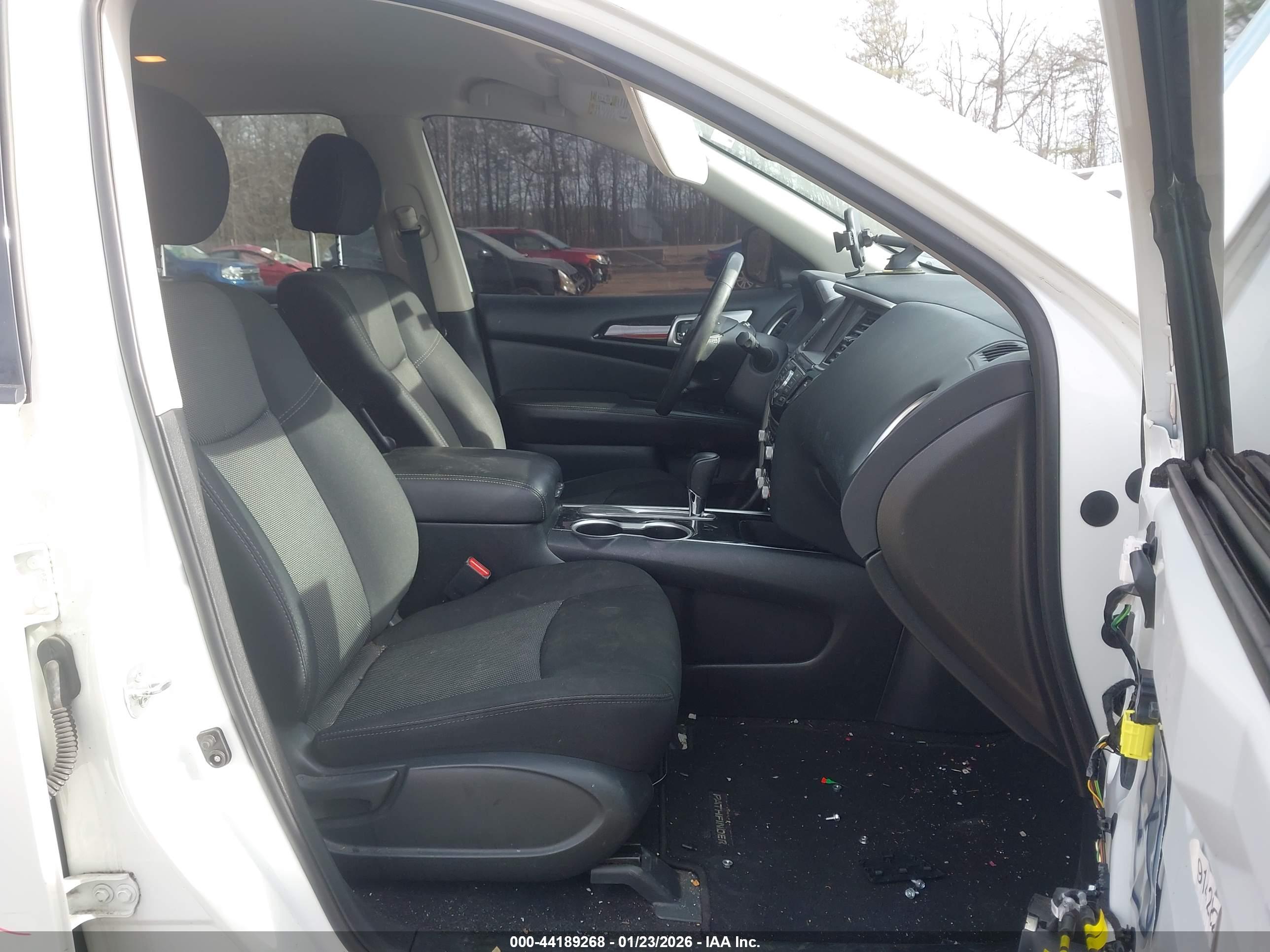 NISSAN PATHFINDER image 5
