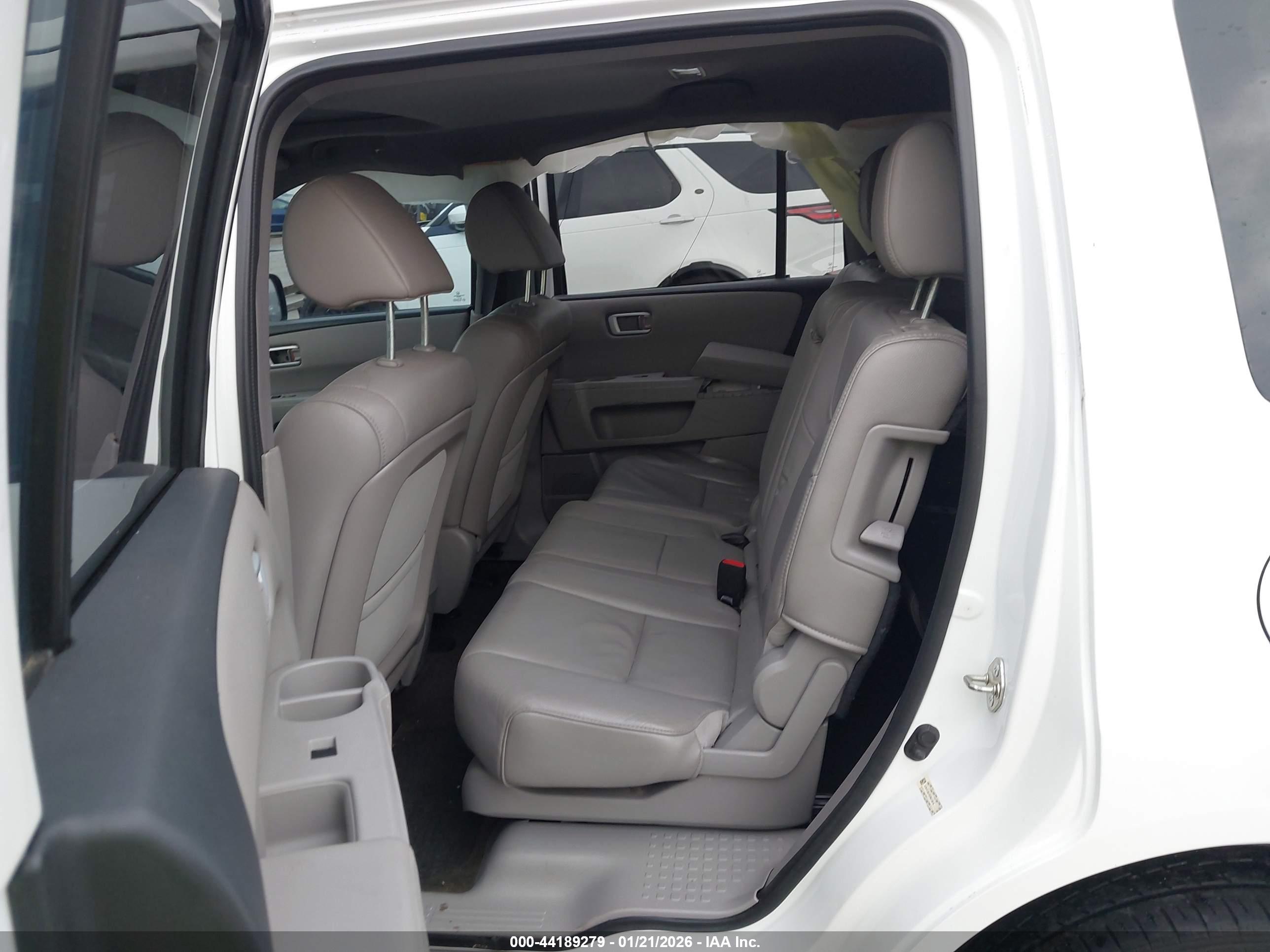 HONDA PILOT image 8