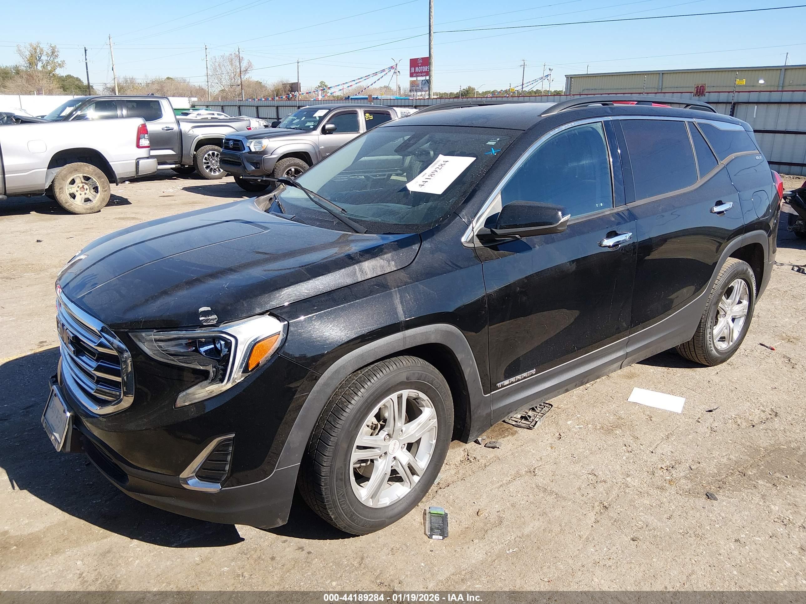 GMC TERRAIN image 2