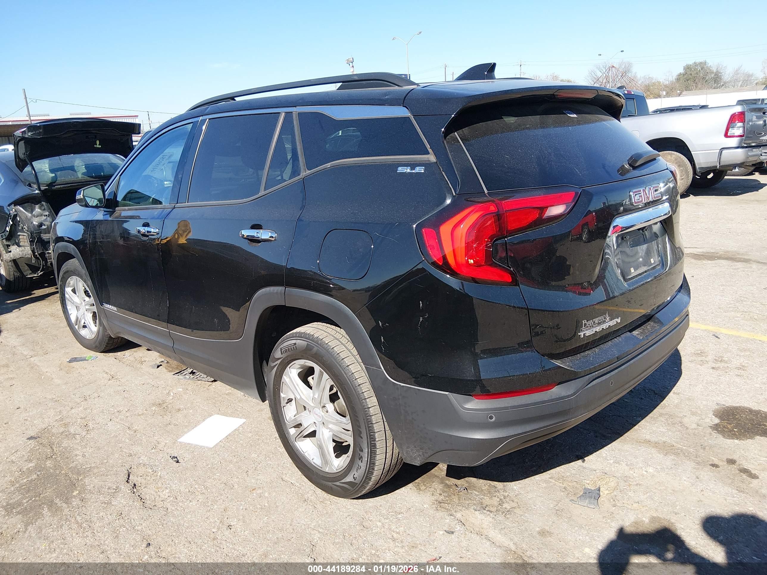GMC TERRAIN image 3