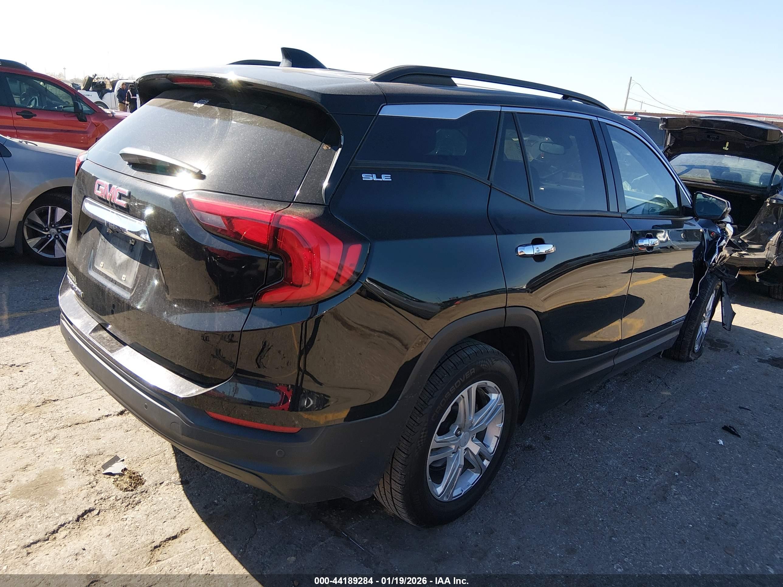 GMC TERRAIN image 4