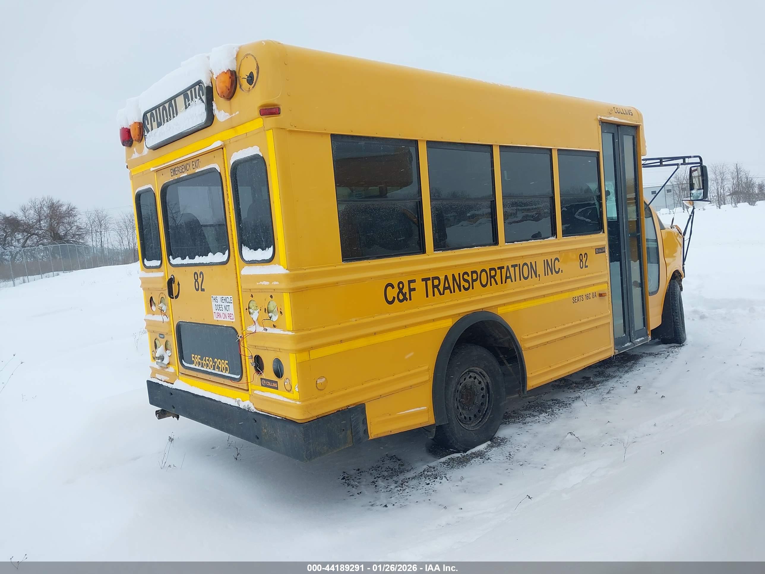 CHEVROLET BUS image 4