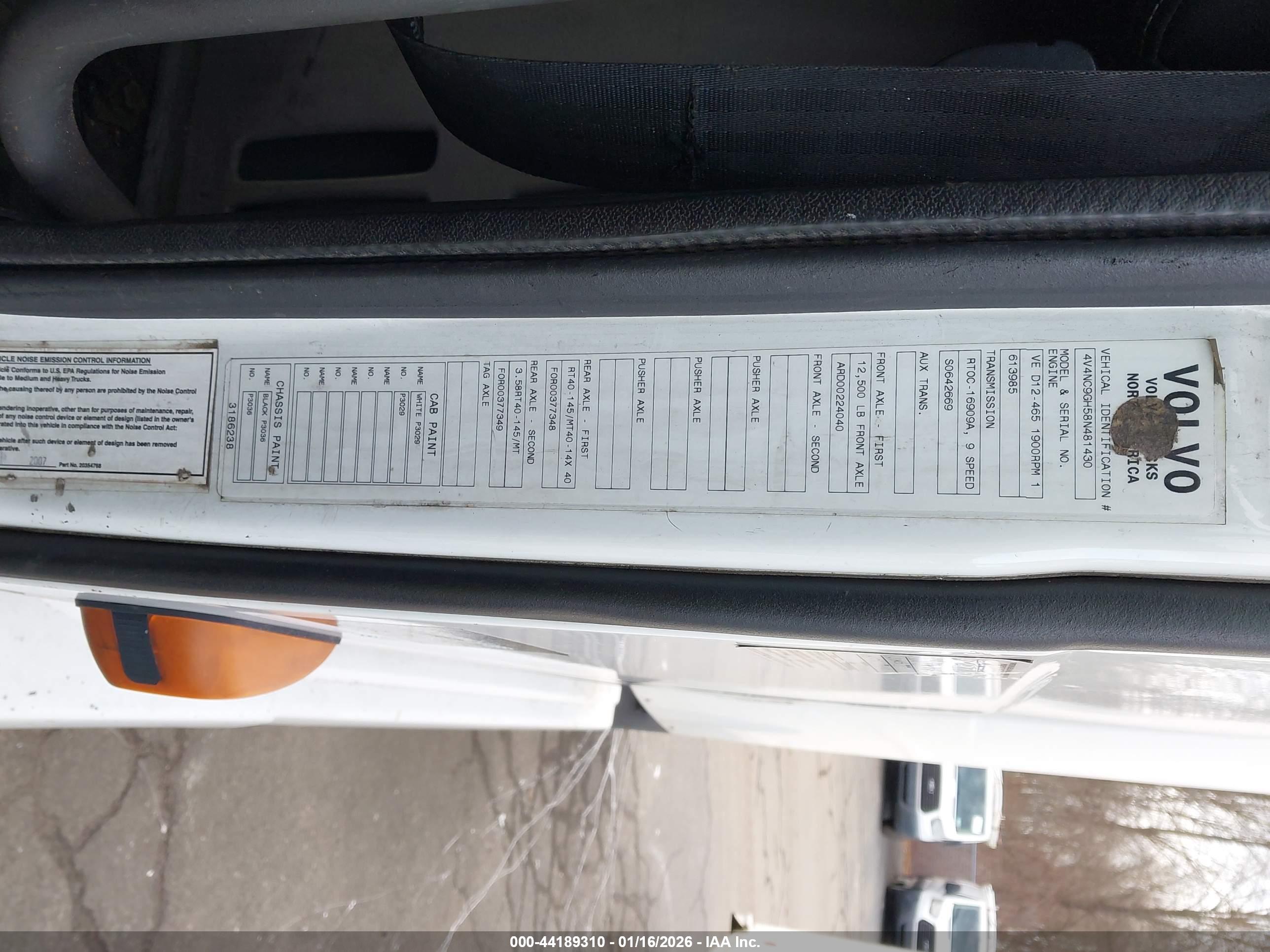 VOLVO VN image 9