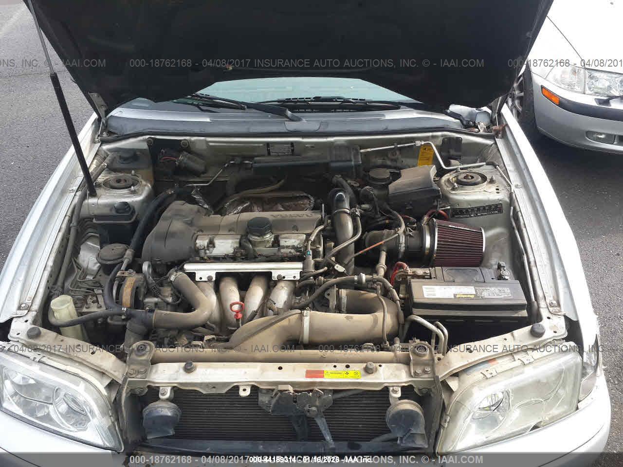 VOLVO S40 image 10
