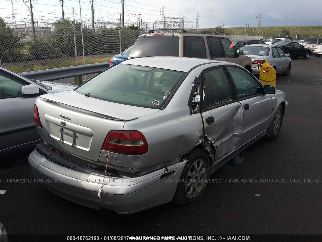 VOLVO S40 image 4
