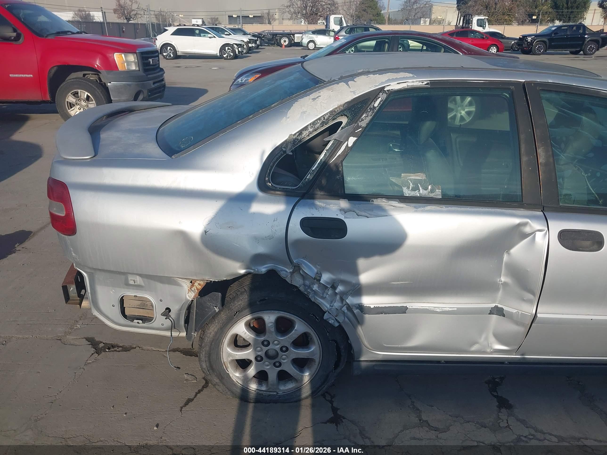 VOLVO S40 image 6