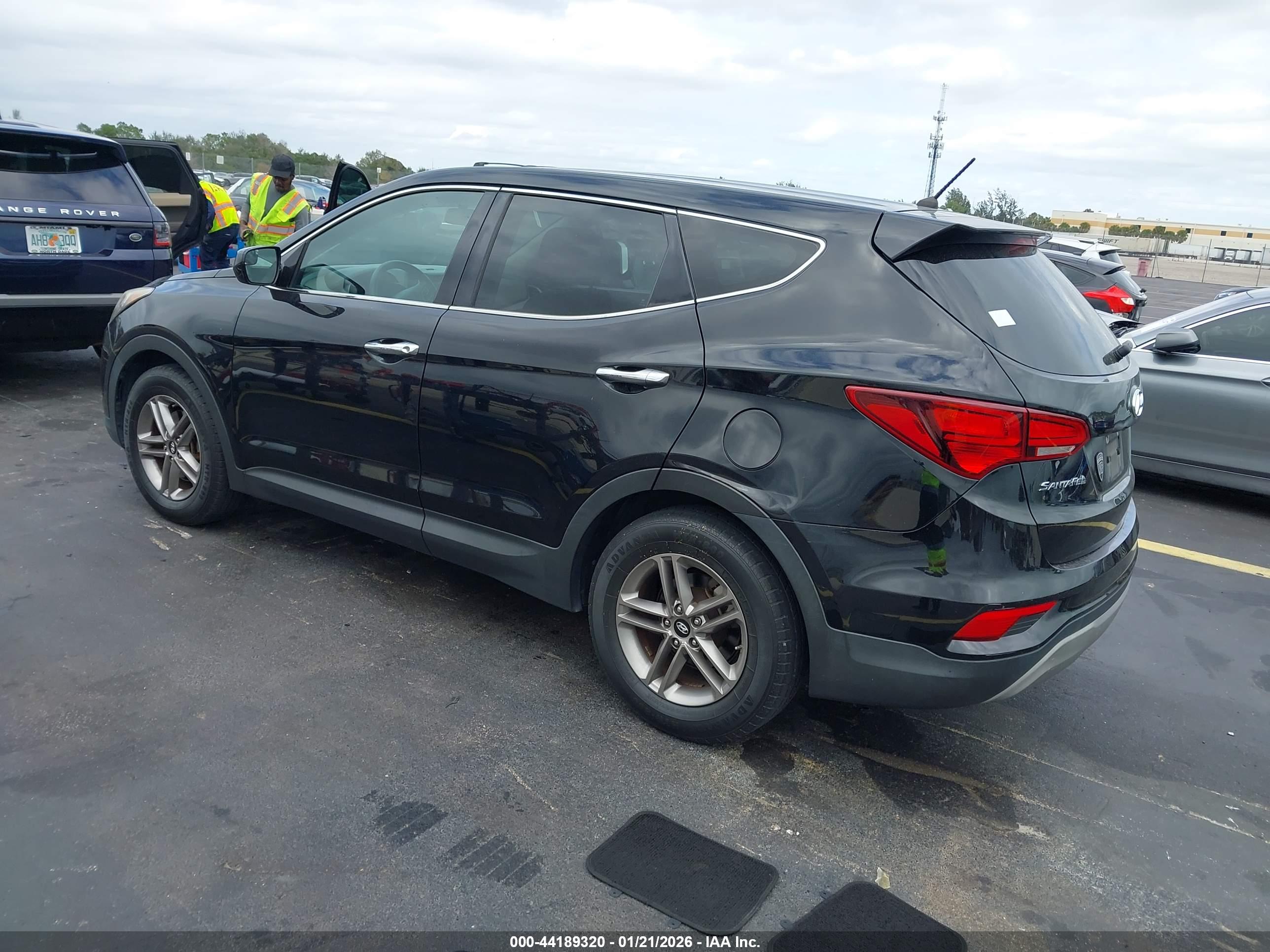 HYUNDAI SANTA image 3