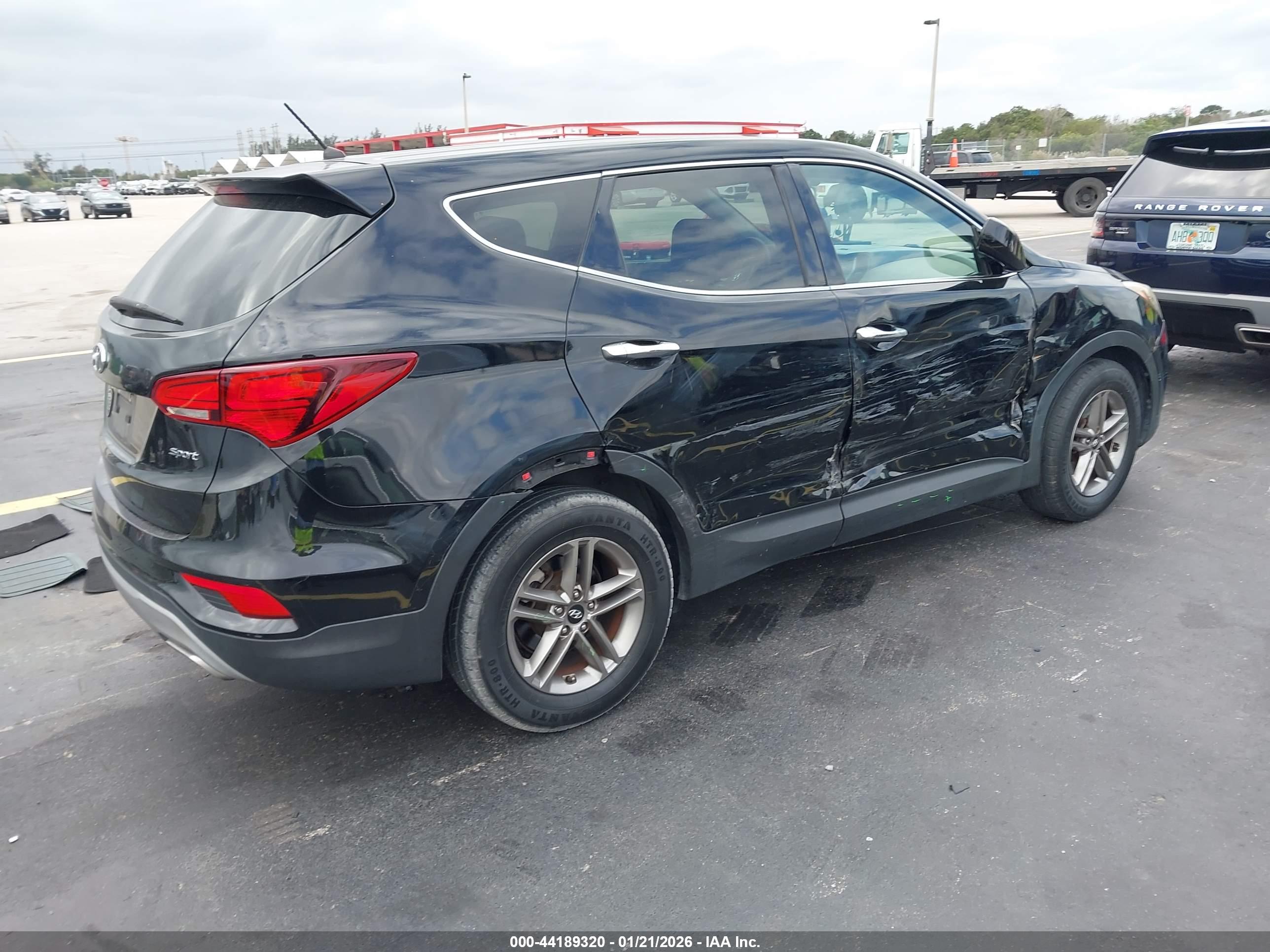 HYUNDAI SANTA image 4