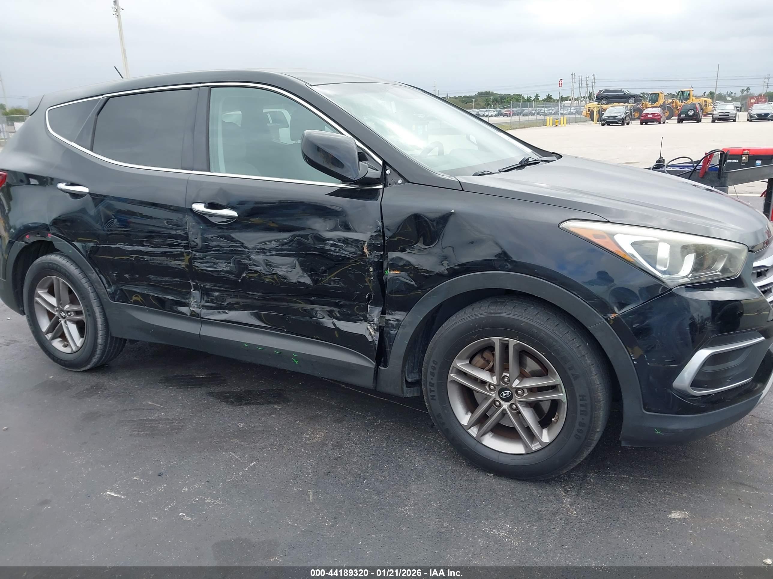 HYUNDAI SANTA image 6