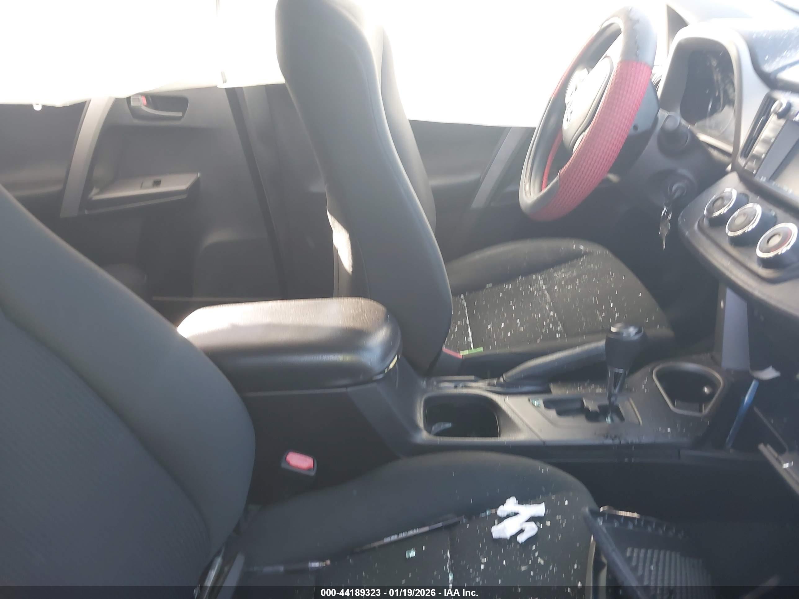 TOYOTA RAV4 image 5