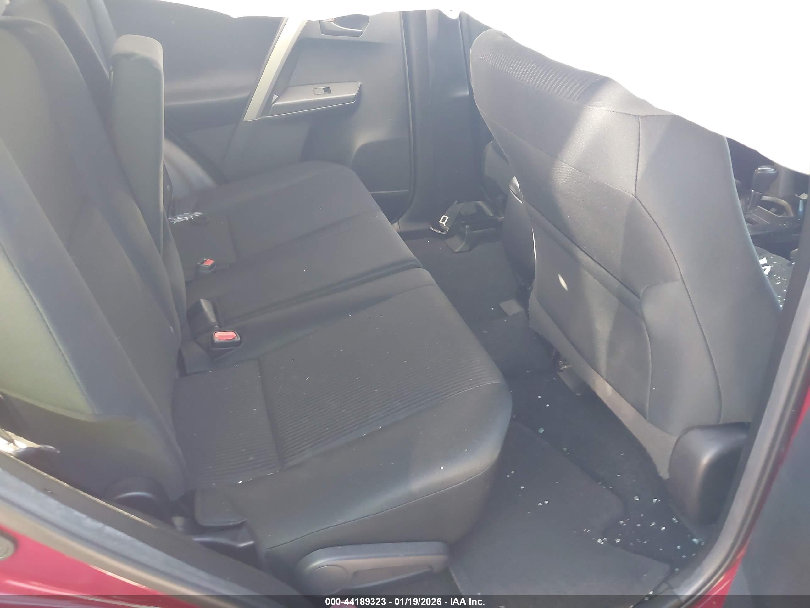 TOYOTA RAV4 image 8