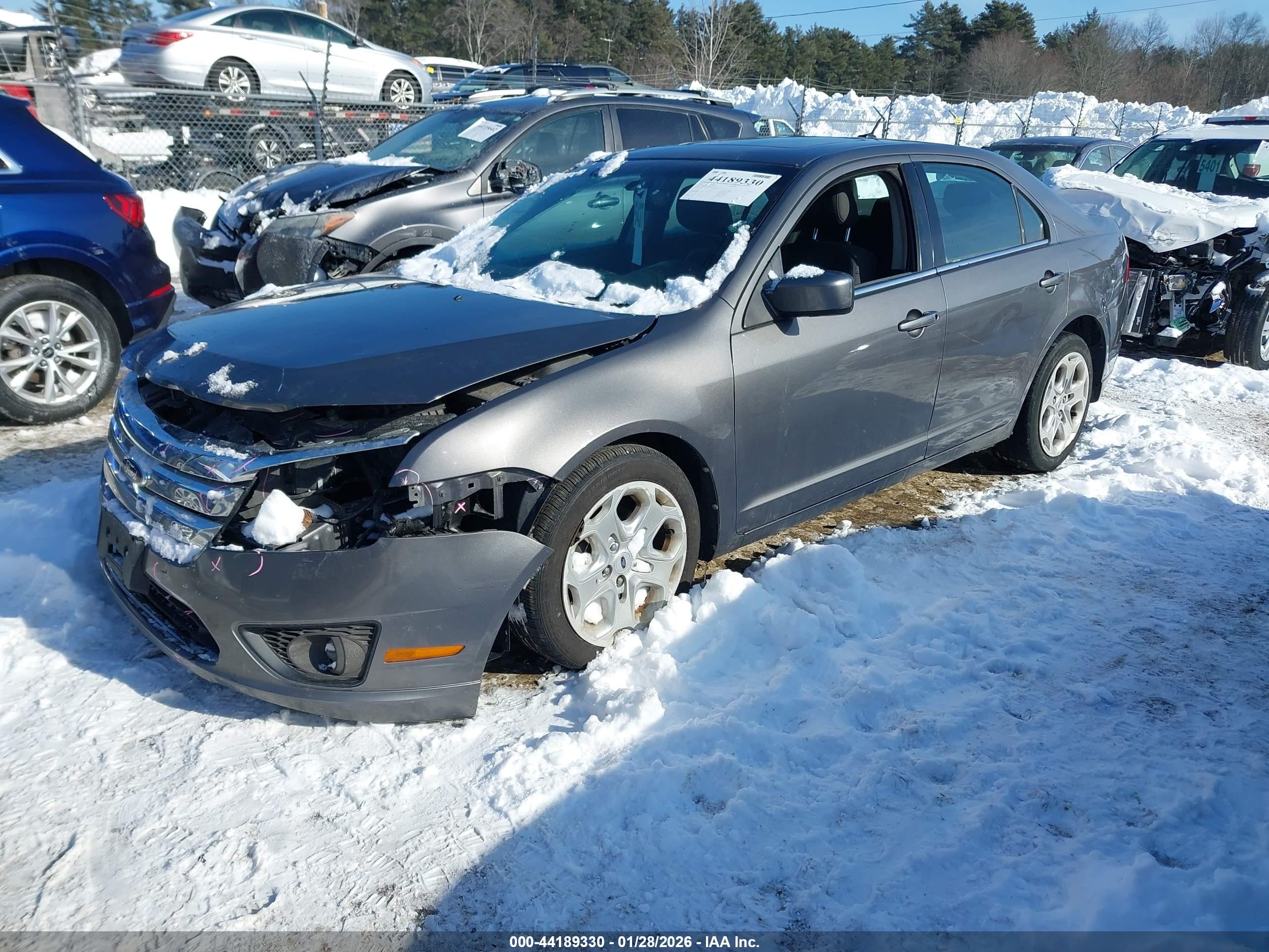 FORD FUSION image 2