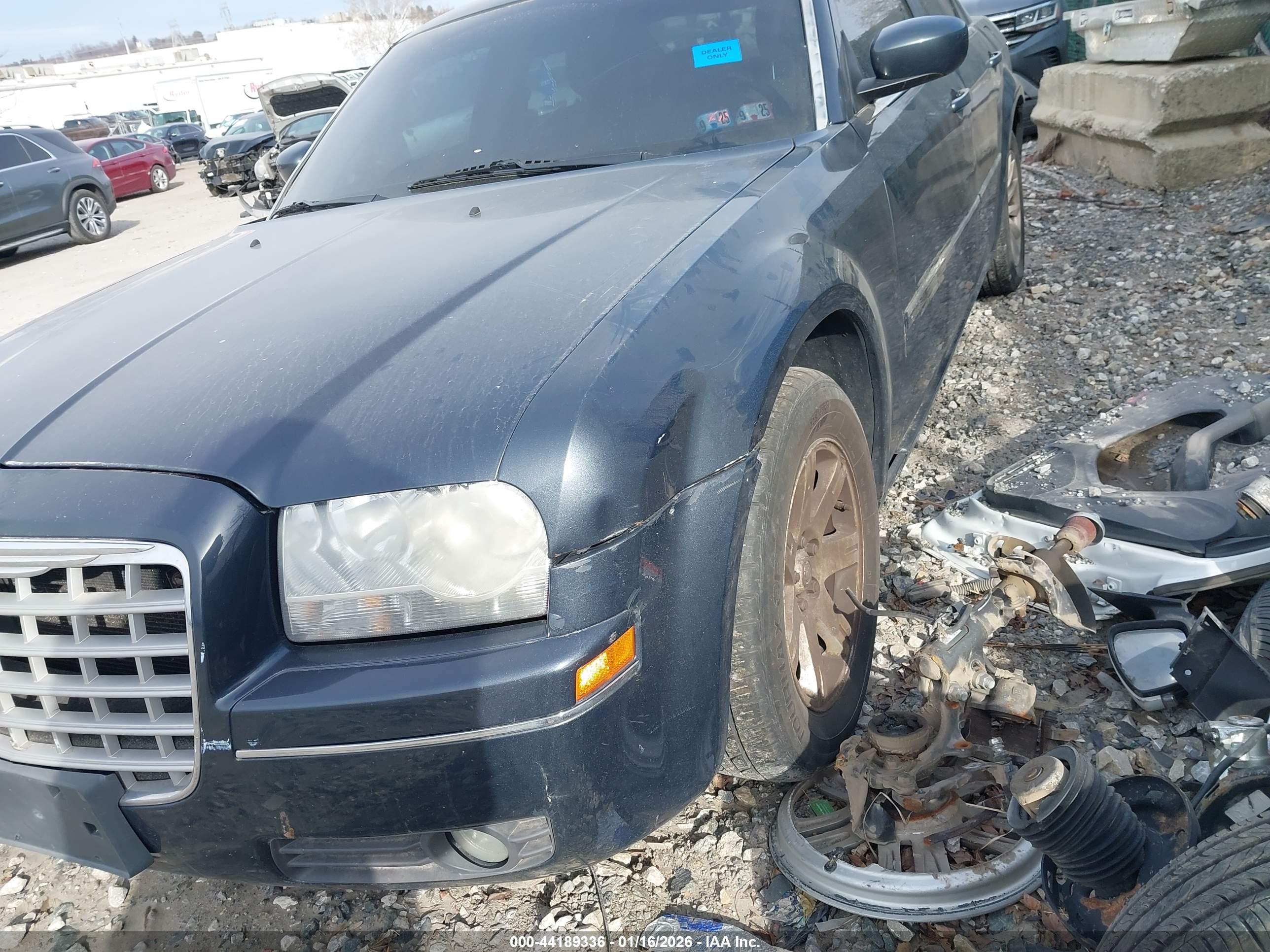 CHRYSLER 300 image 6